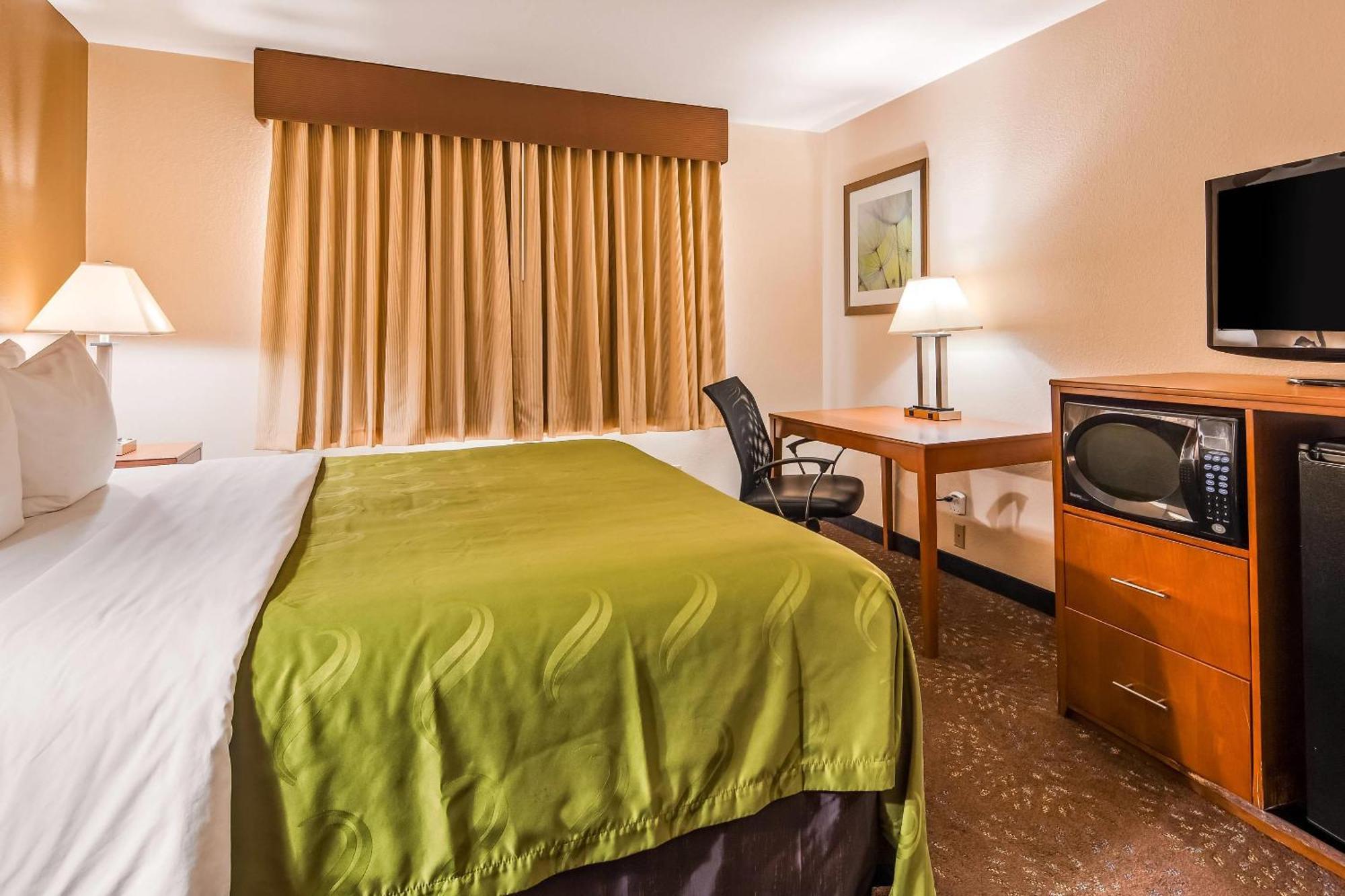 Queen Room - Disability Access/Non-Smoking