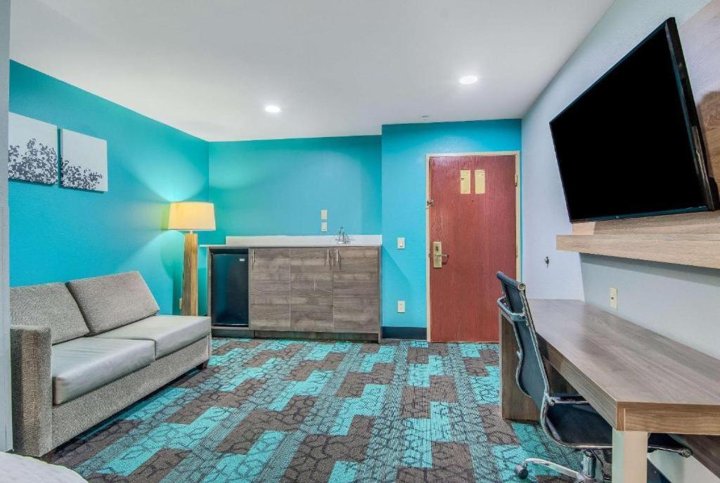 One Room Suite Whirlpool Non Smoking