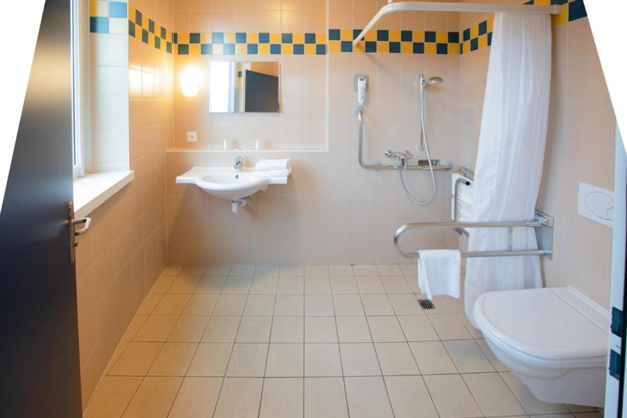 Room One Double Bed One Single Bed Mobility Accessible,1756471320:JPEG