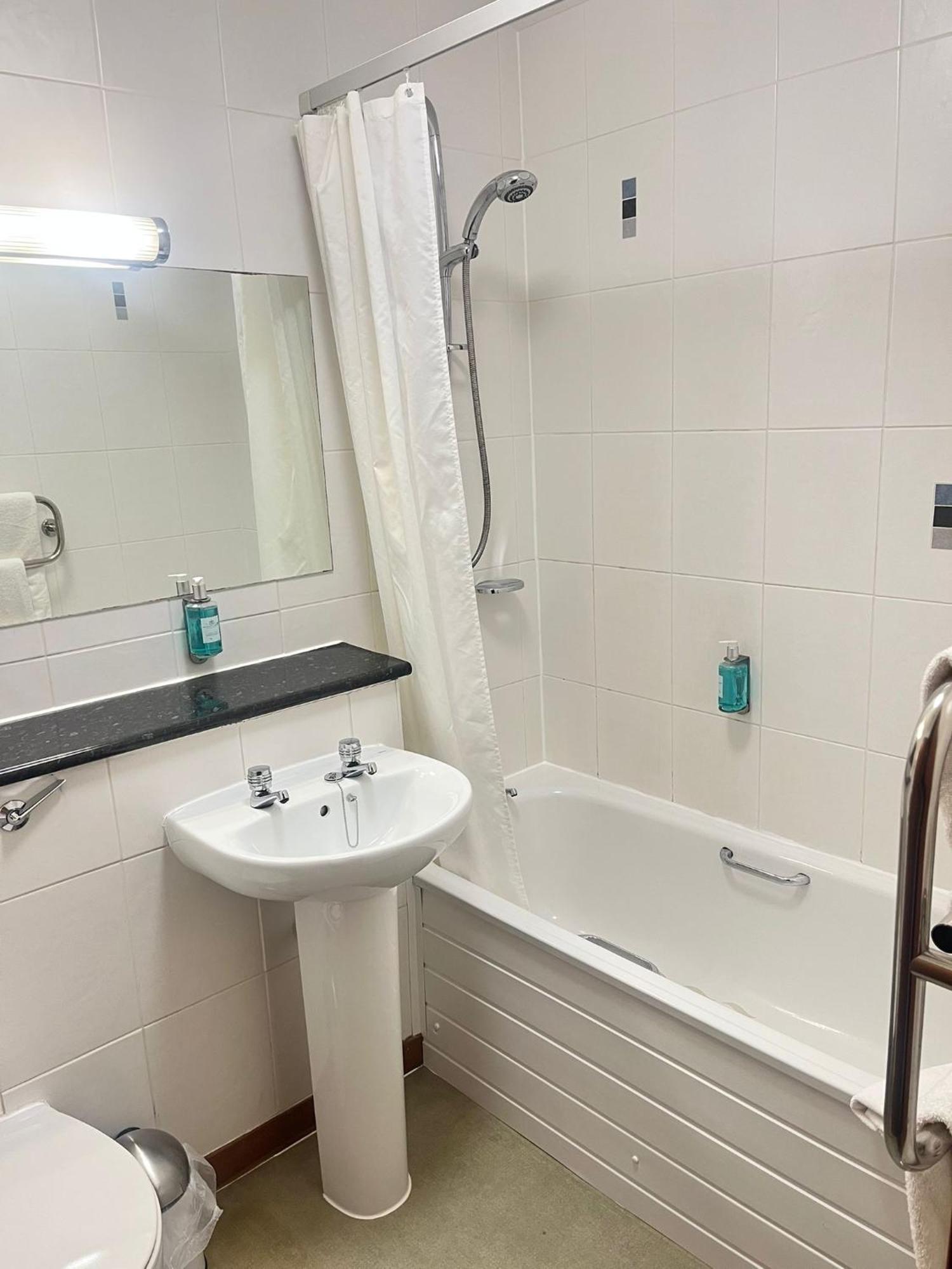 Standard Twin Room Non-Smoking