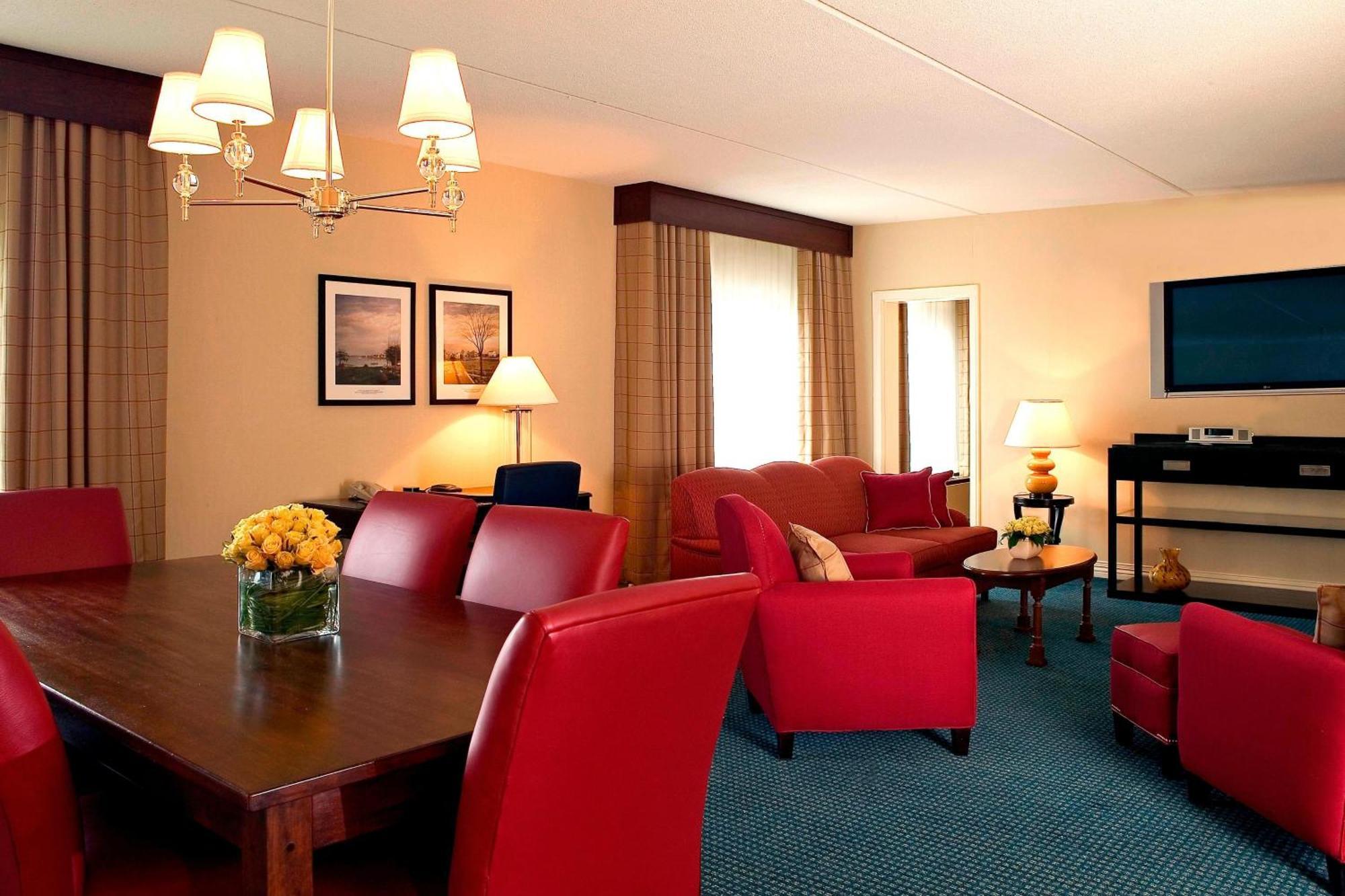 1 Bedroom Suite, 1 King