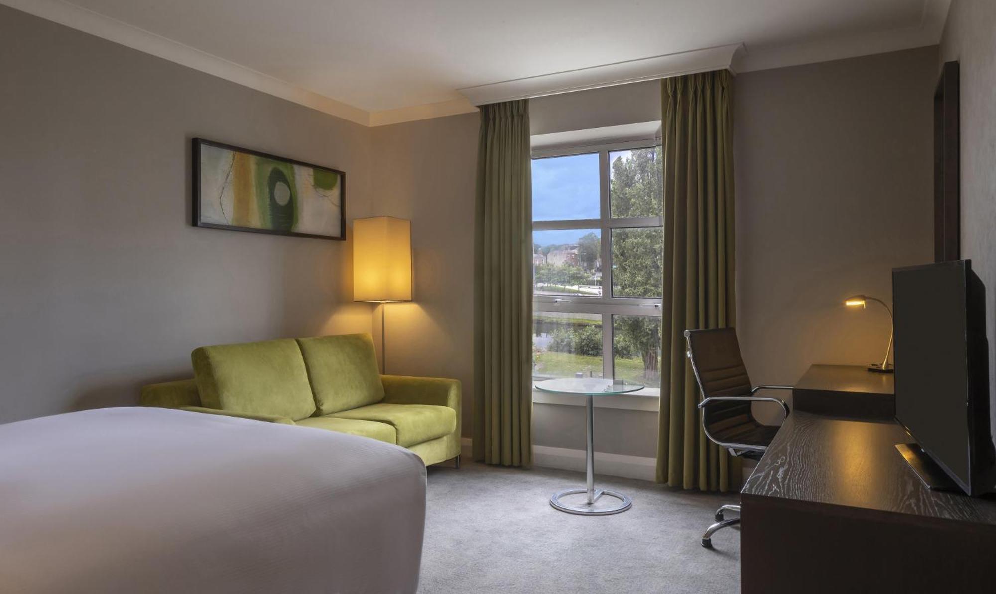 Standard Queen Room with Sofa Bed and Canal View
