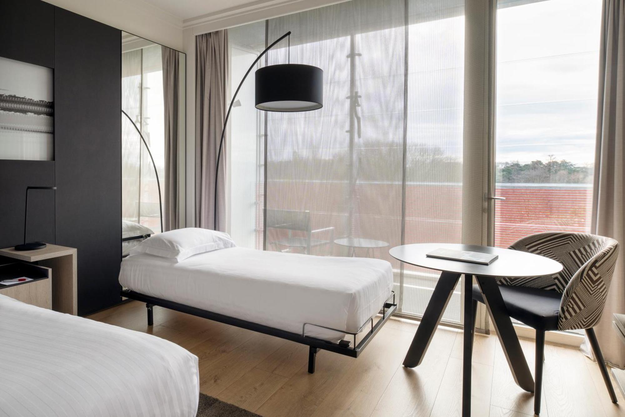 Deluxe King or Twin Room