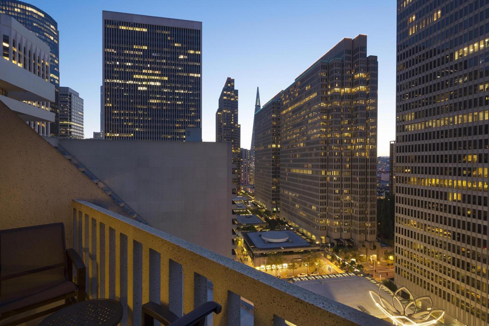 Two Queens Room Balcony City View