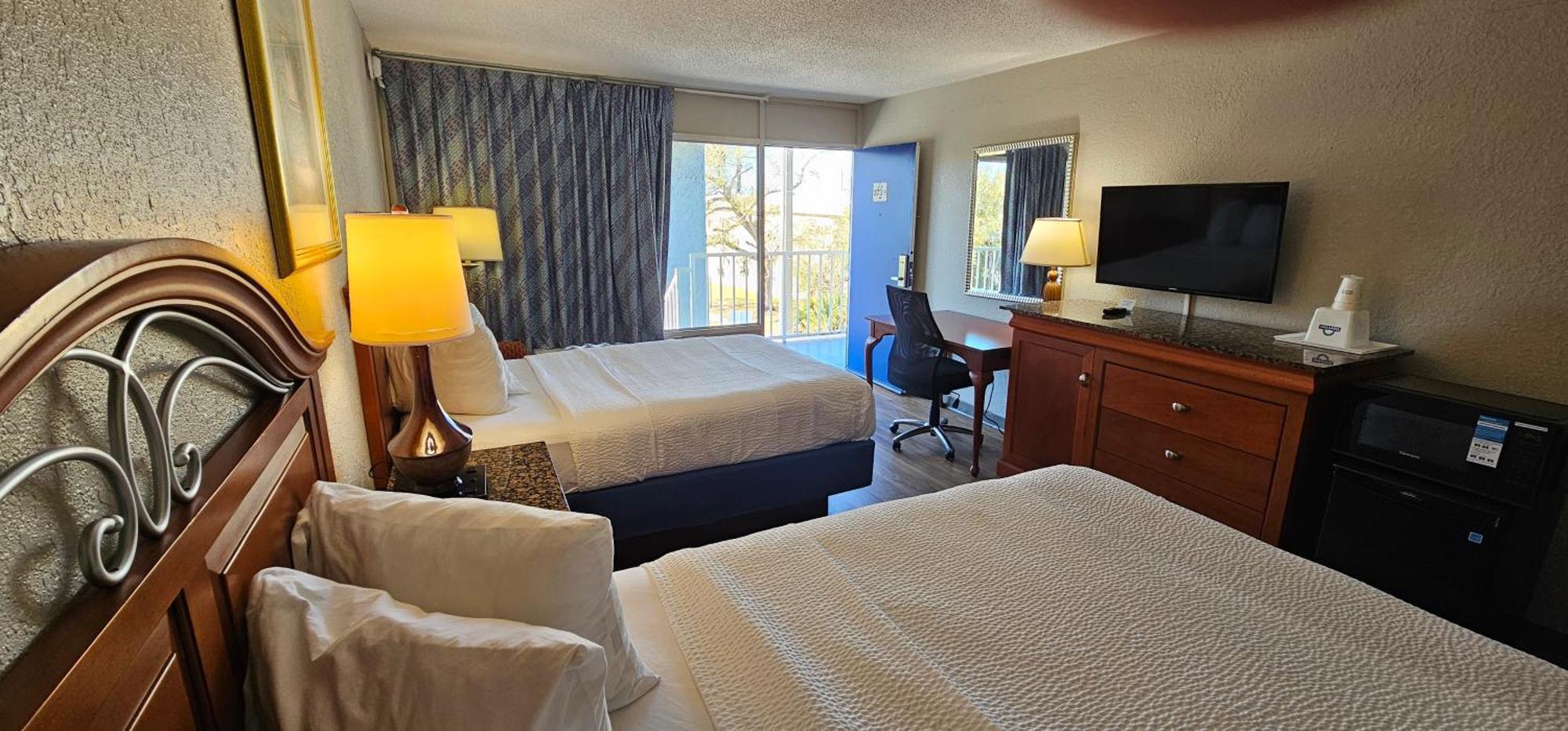 Double Room Two Double Beds Non-Smoking