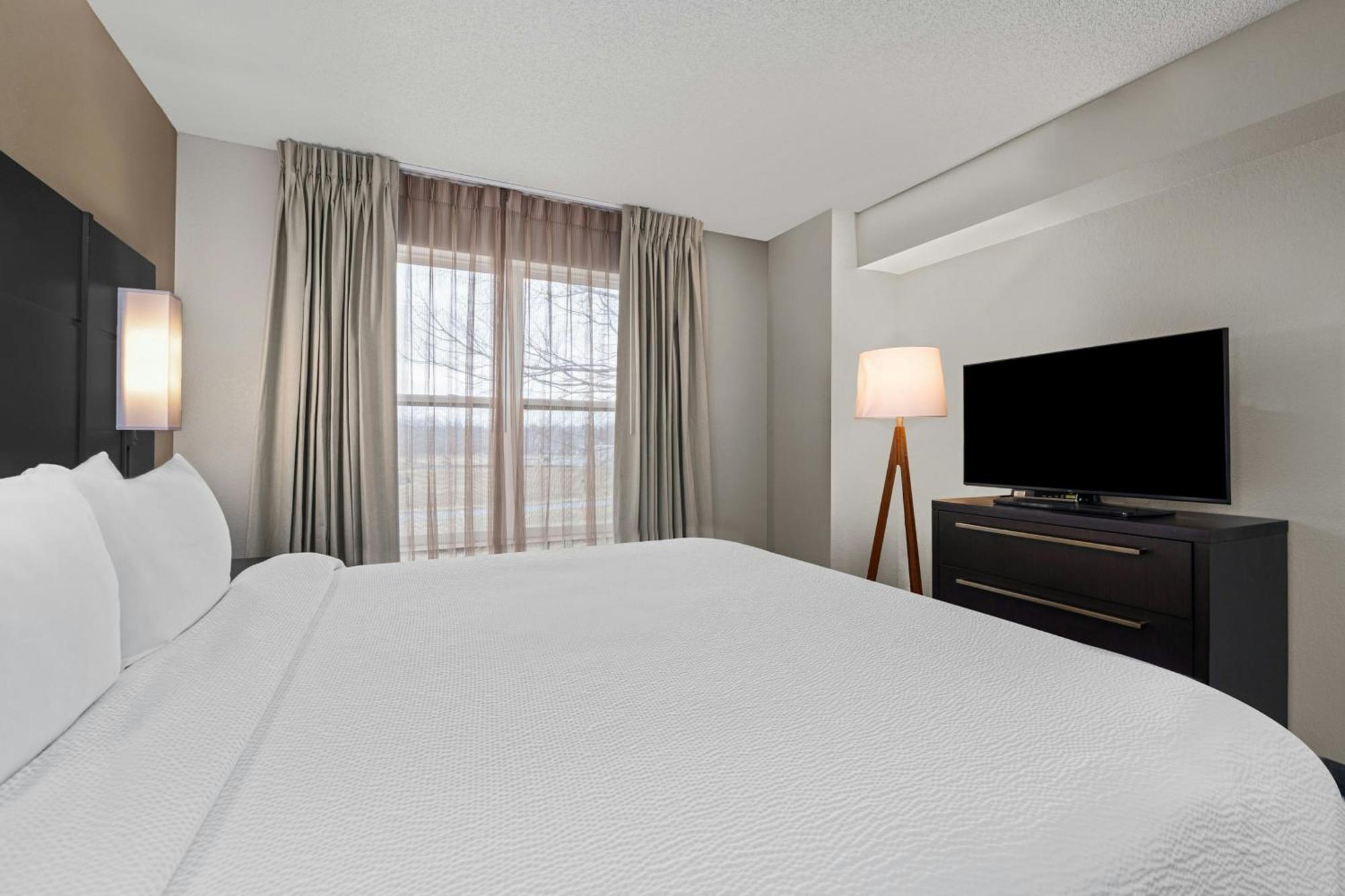 One-Bedroom King Suite