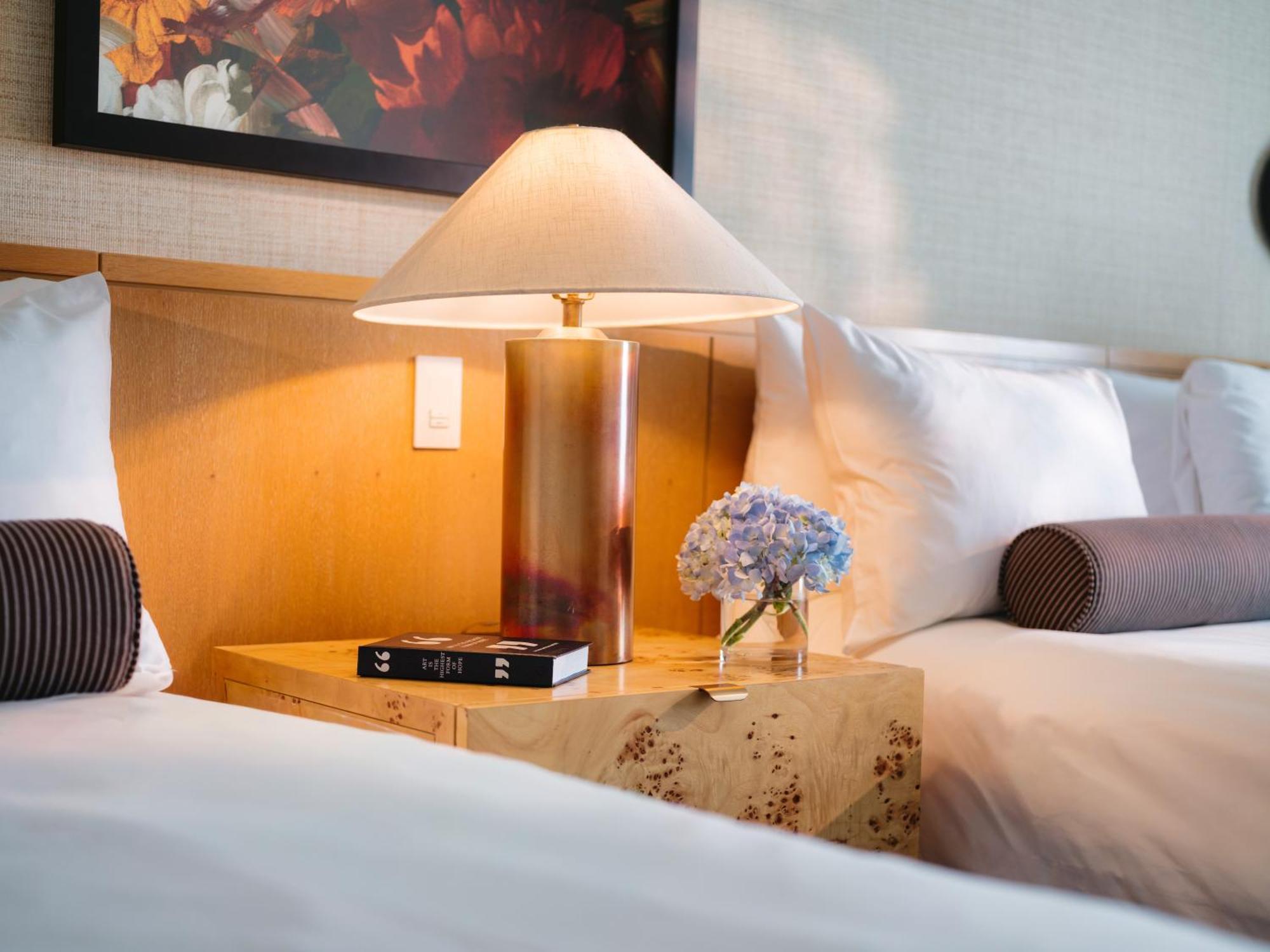 Deluxe Queen Room