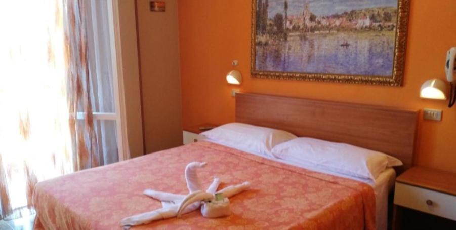 Double or Twin Room Sea View
