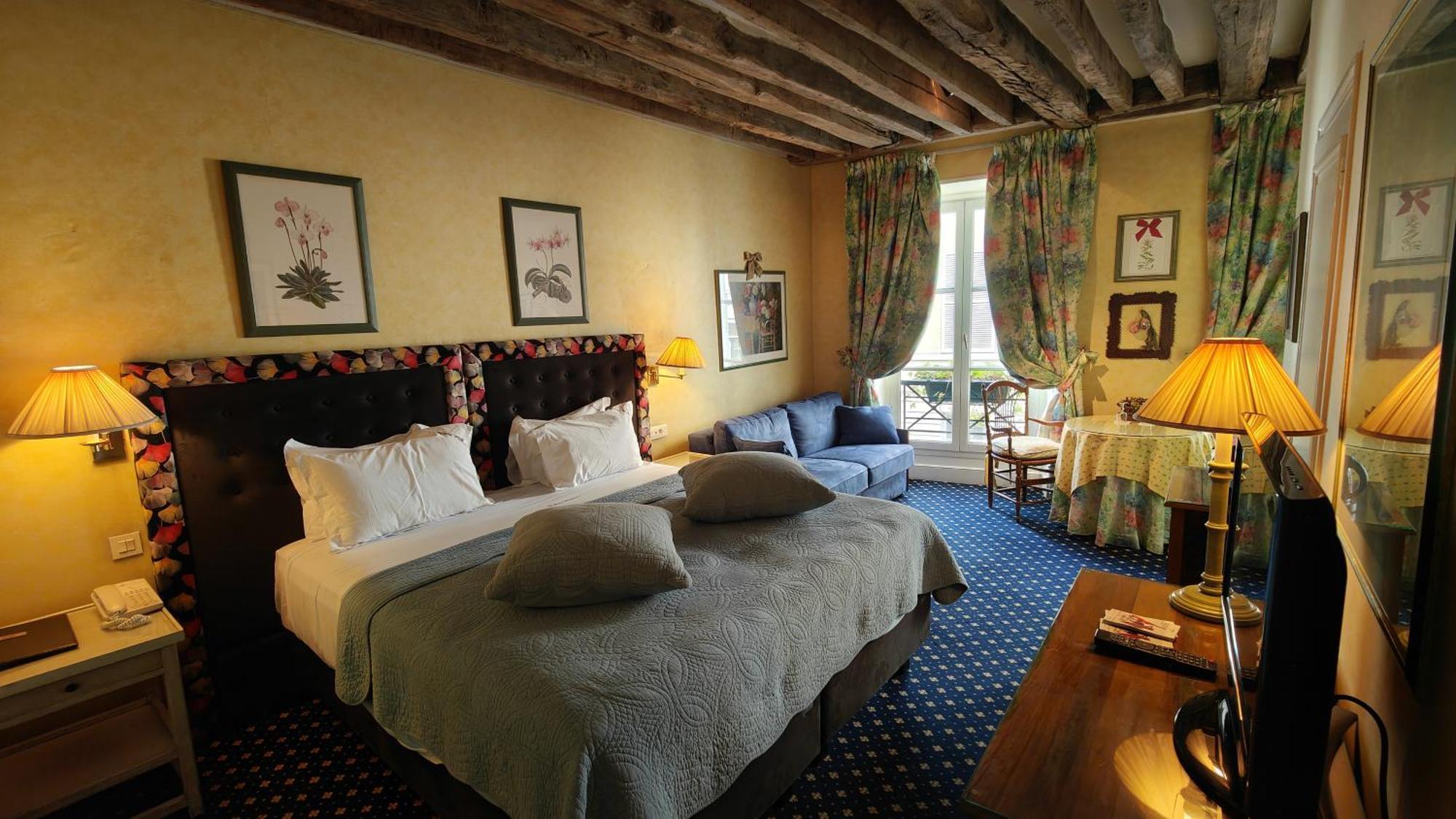 Deluxe Family Room