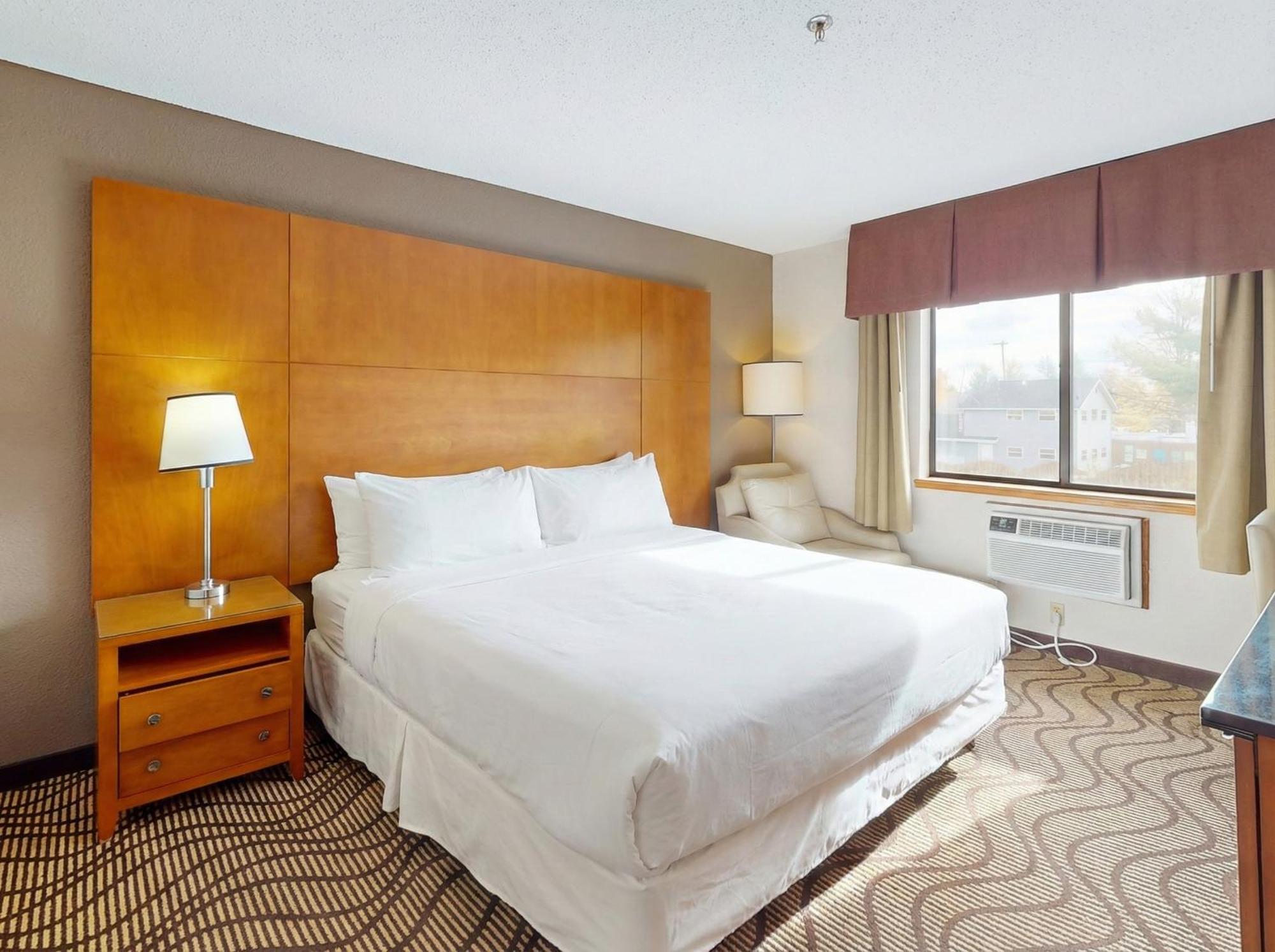 Deluxe King Room