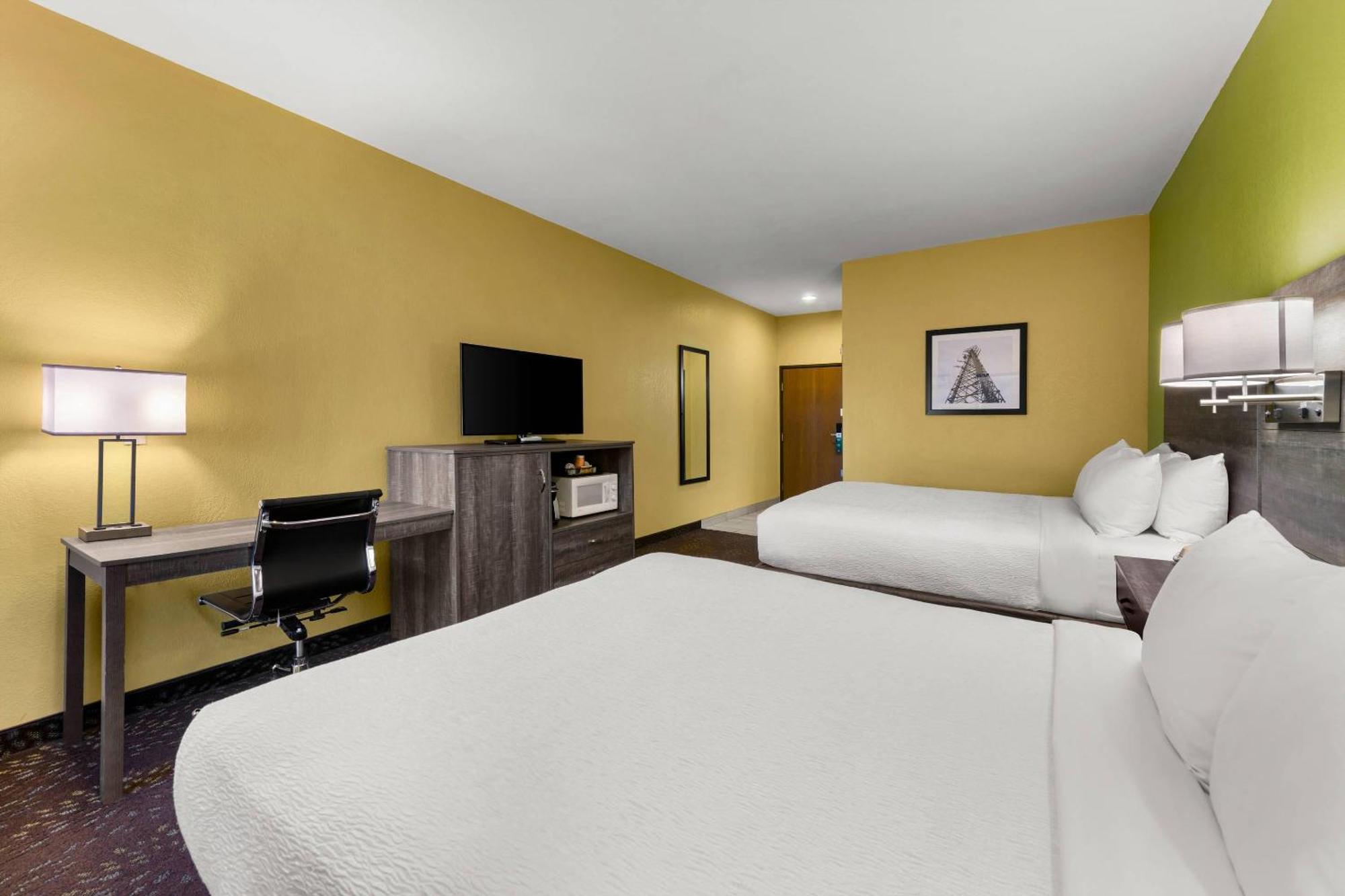 Quadruple Room Two Queen Beds Disability Access or Non Smoking