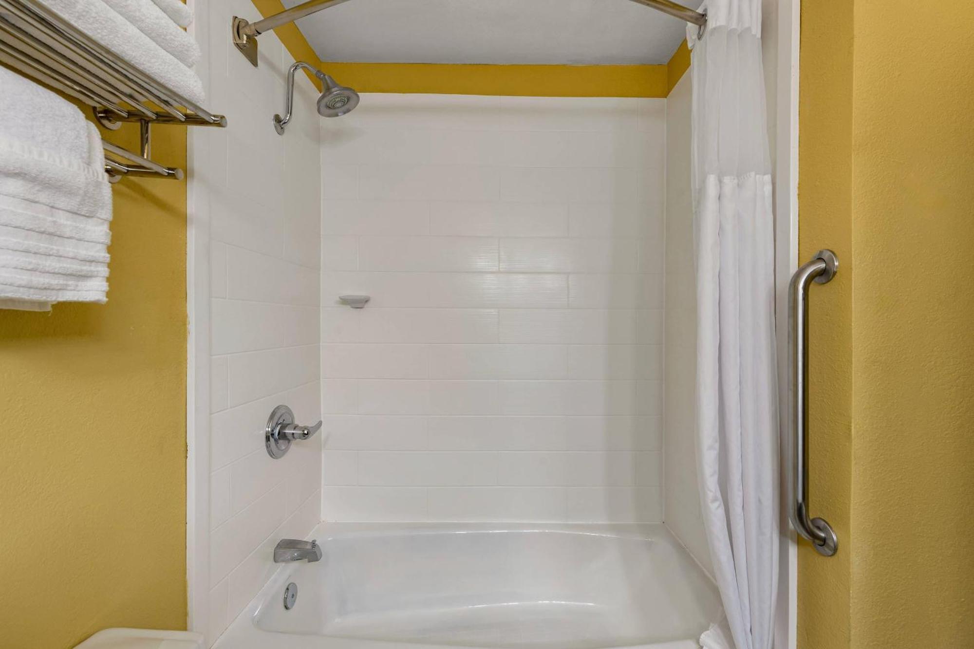 Quadruple Room Two Queen Beds Disability Access or Non Smoking