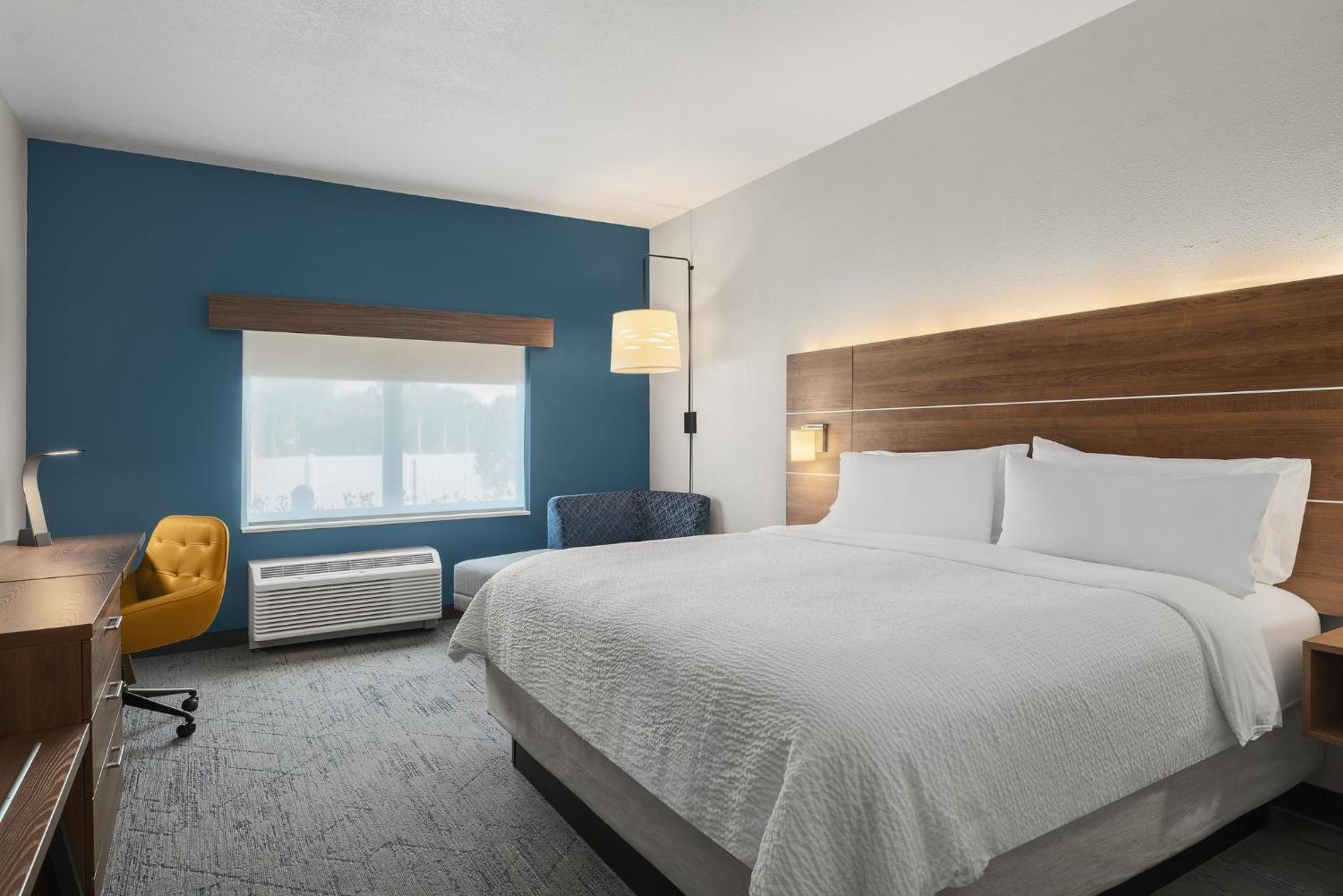 Standard King Room