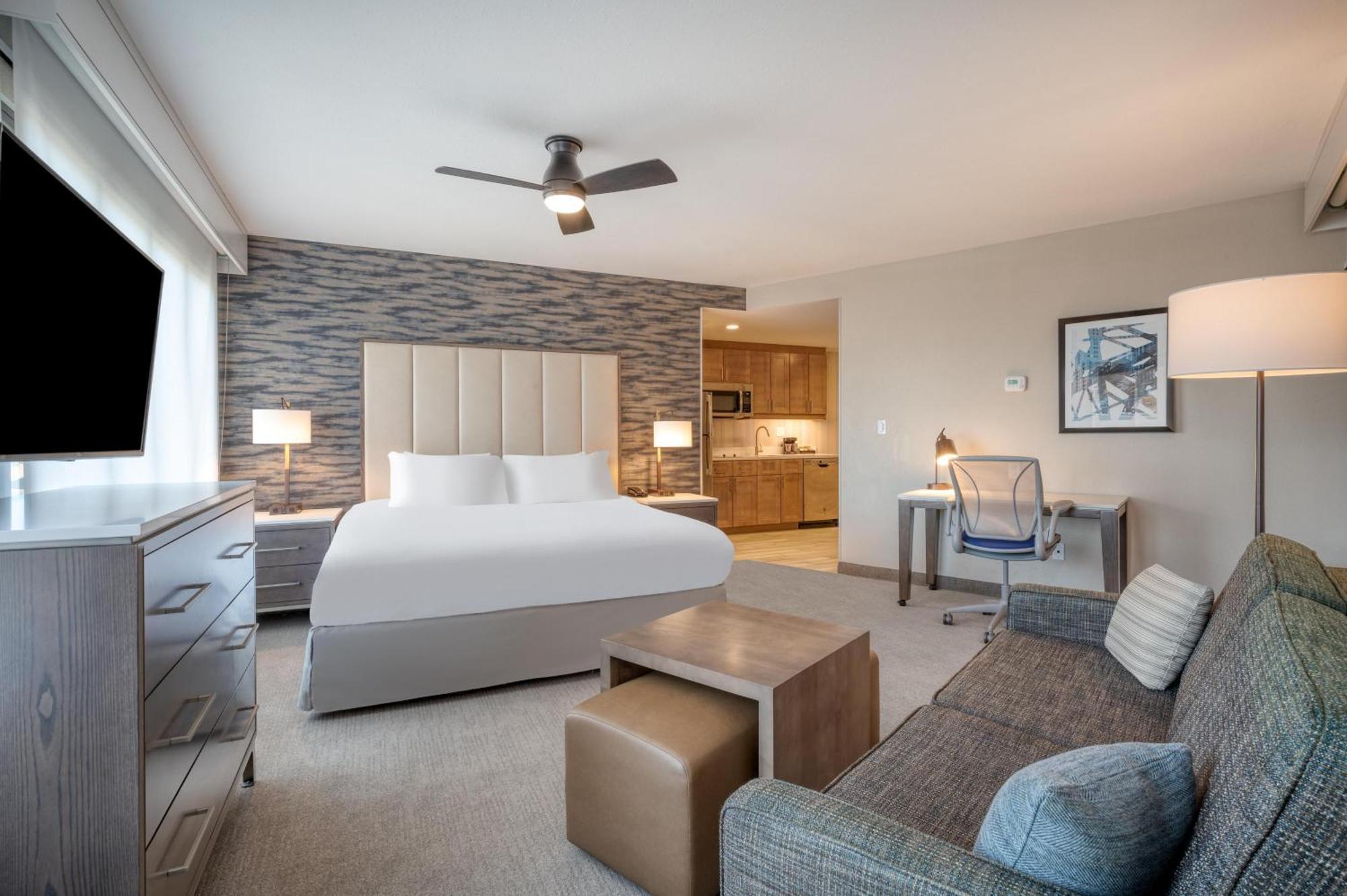 King Studio Suite