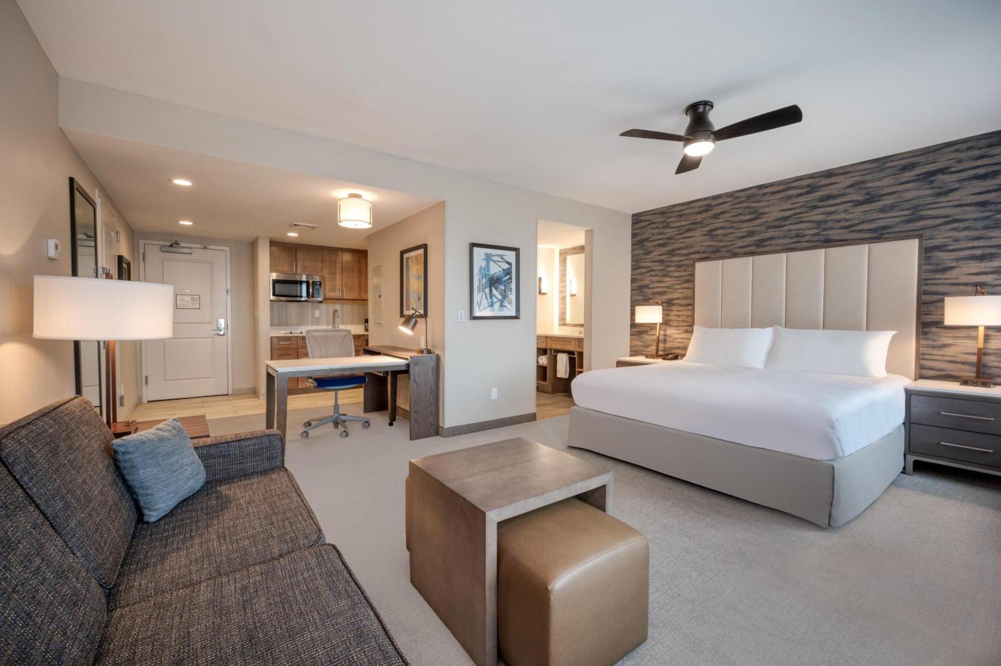 King Studio Suite