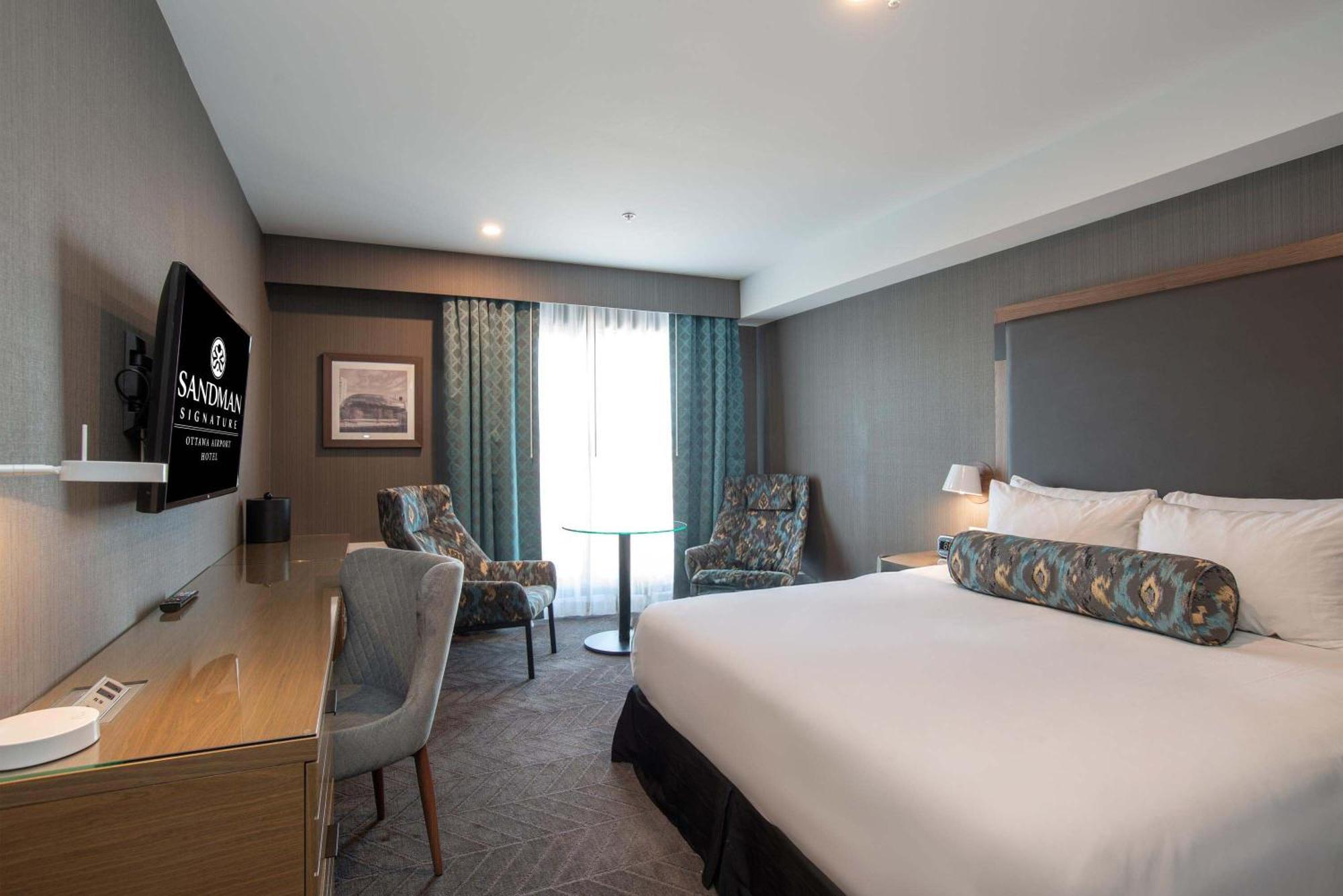 Standard Room 1 King Bed