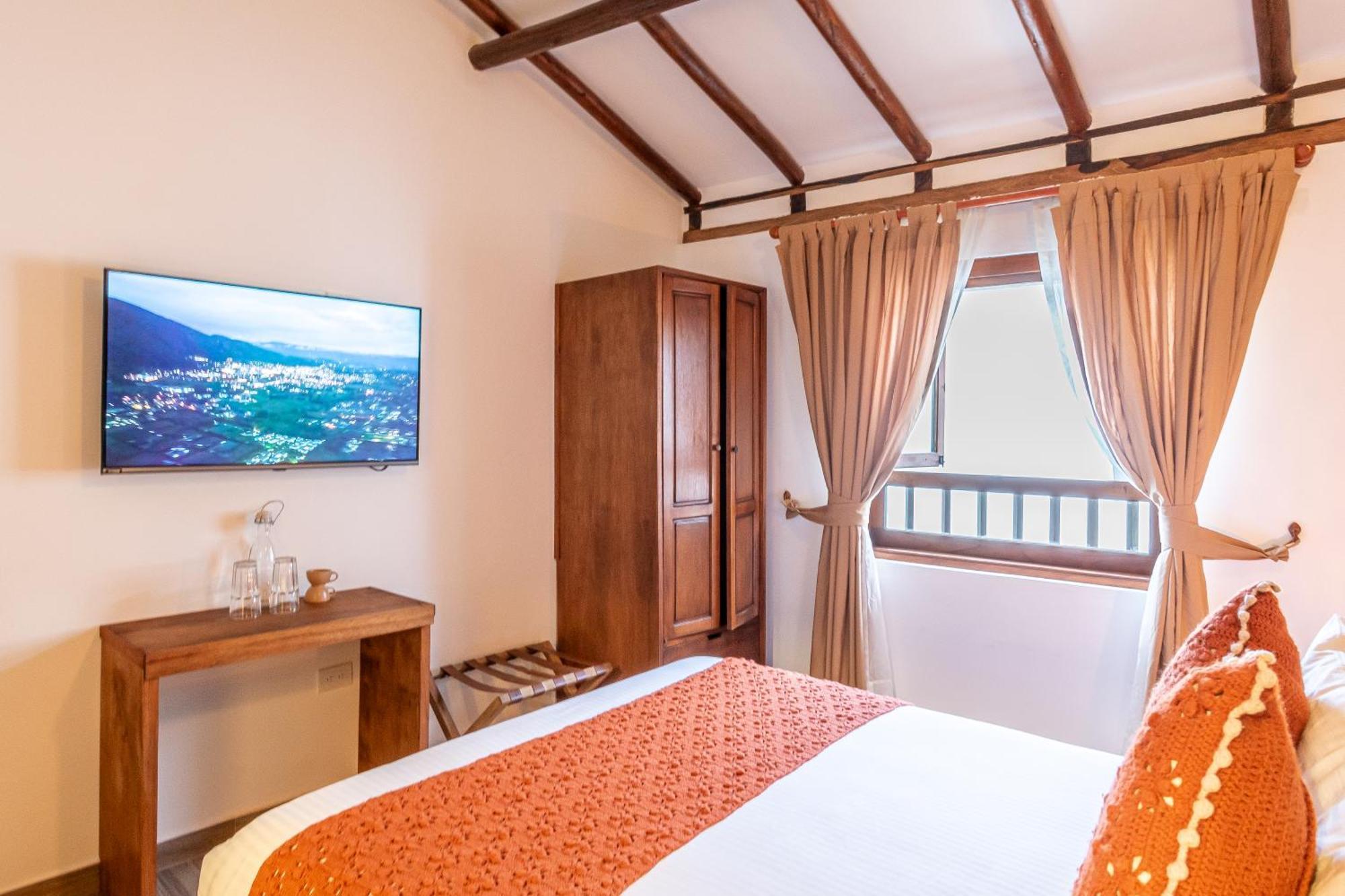 Standard Queen Room