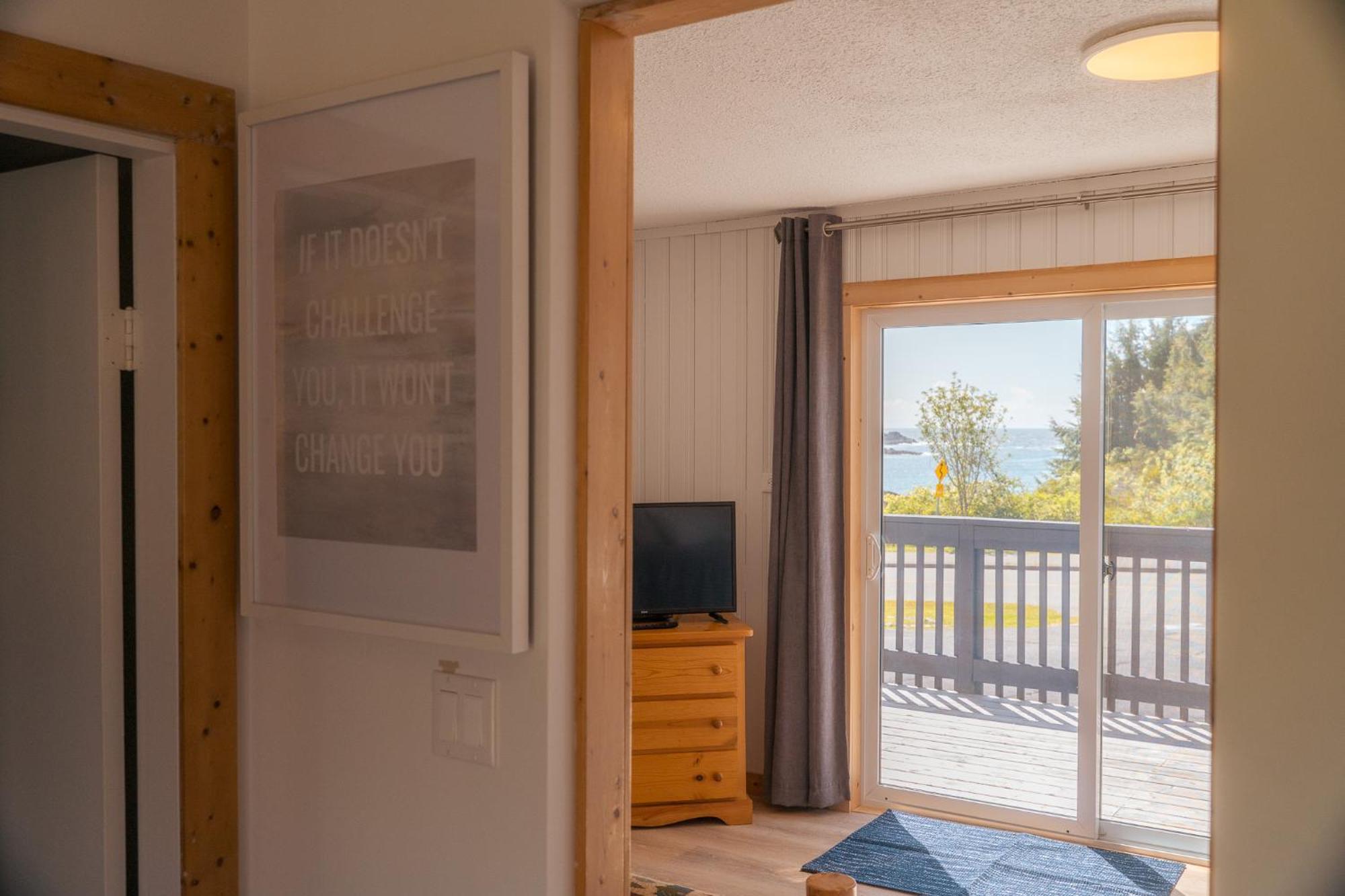 Oceanview One Bedroom Suite Kitchenette