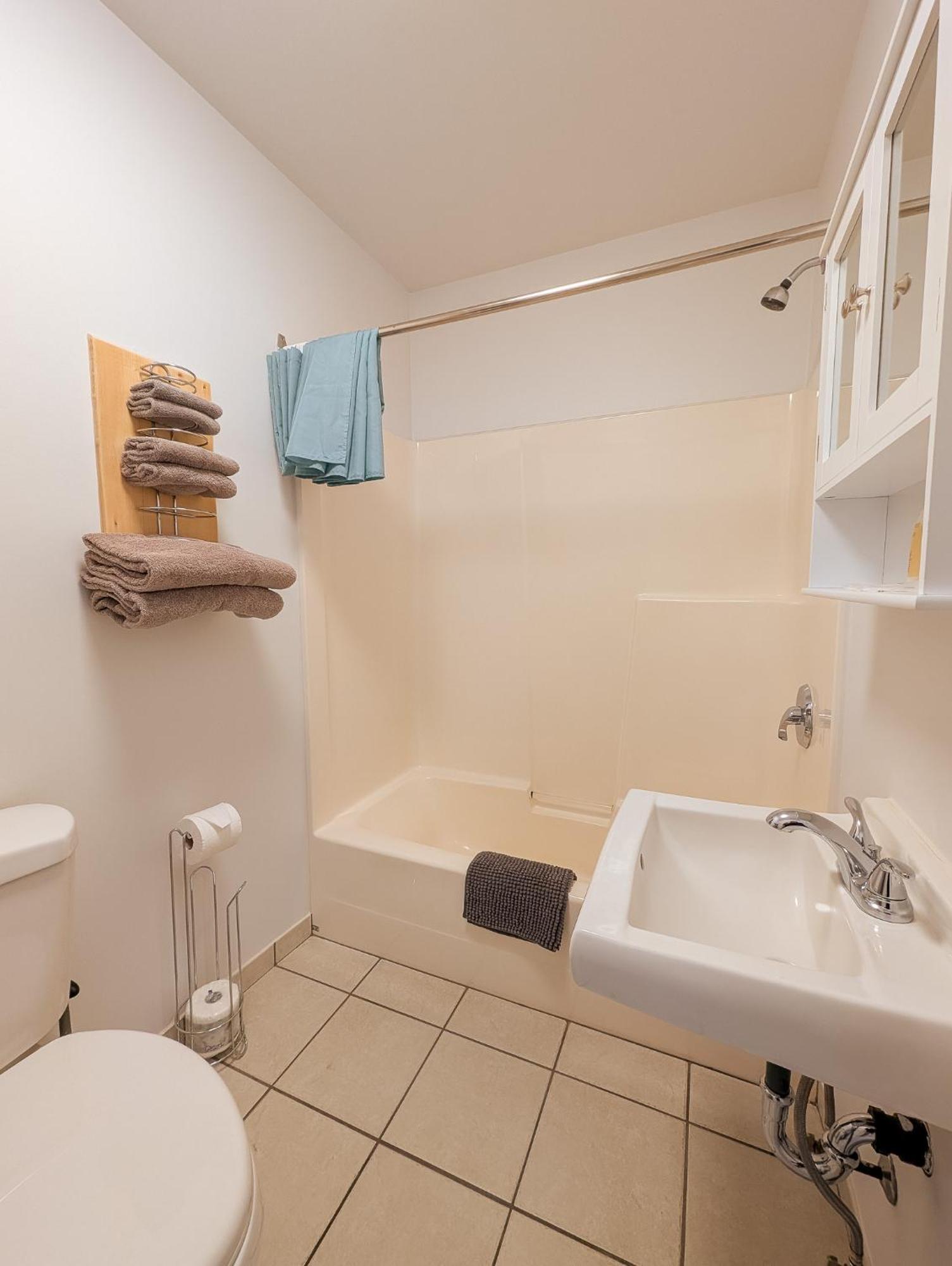 Oceanview One Bedroom Suite Kitchenette