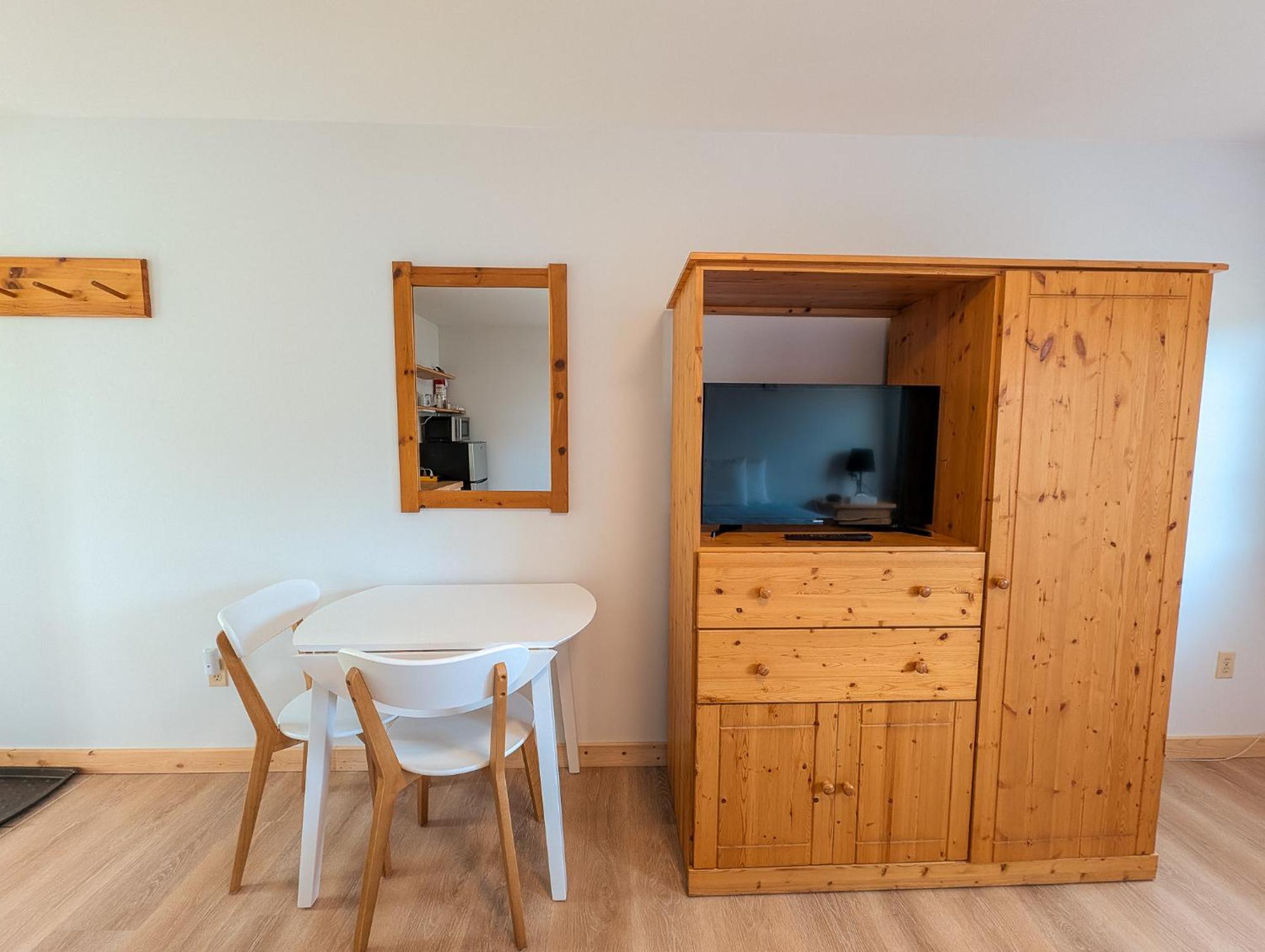 Studio Queen Suite