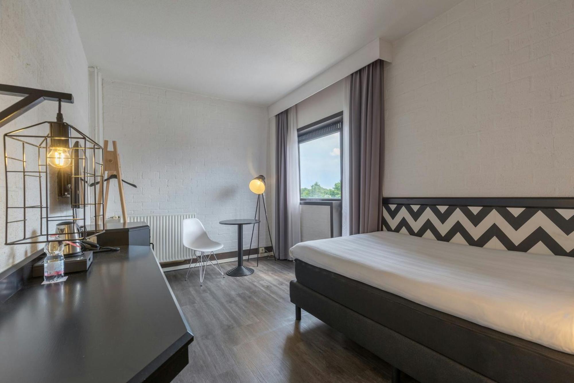 Comfort Room 1 Single Bed