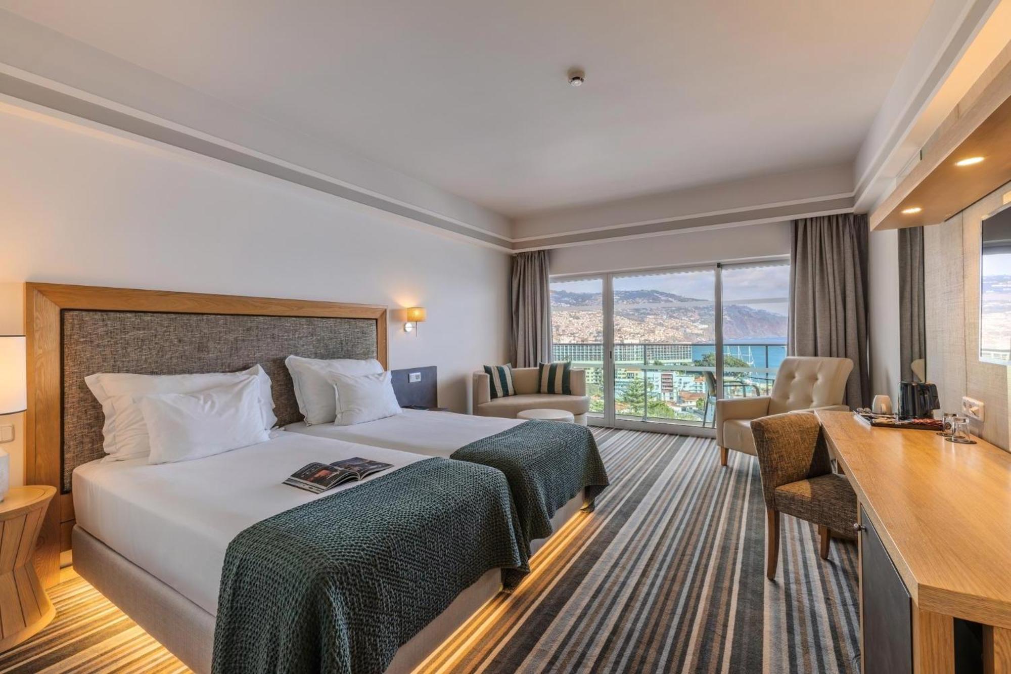 Classic Twin Room Bay or Sea View