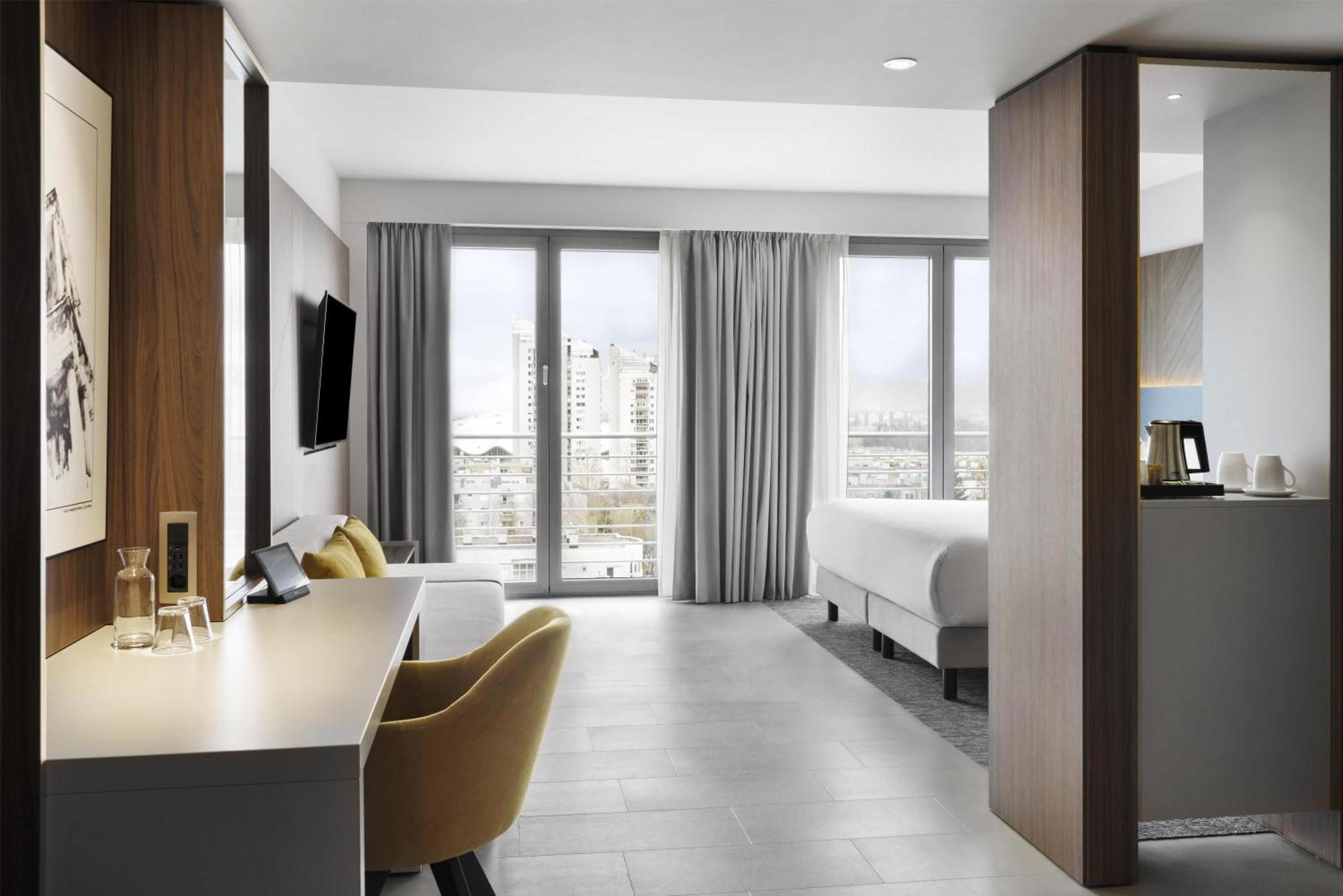 Deluxe King Room