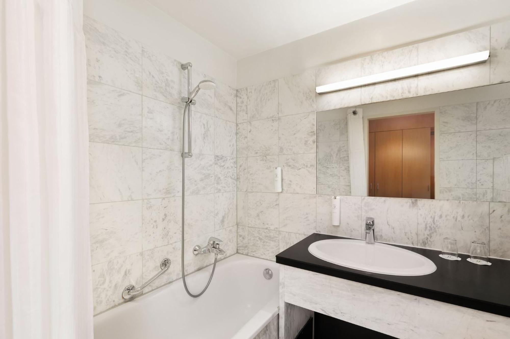 Habitación Estándar con vistas al jardín - Cama extragrande