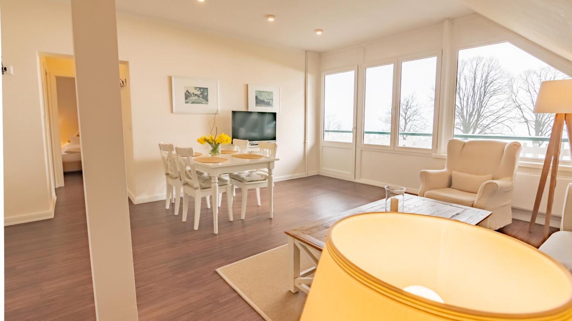Apartment 9 mit 2 Schlafzimmern und Balkon