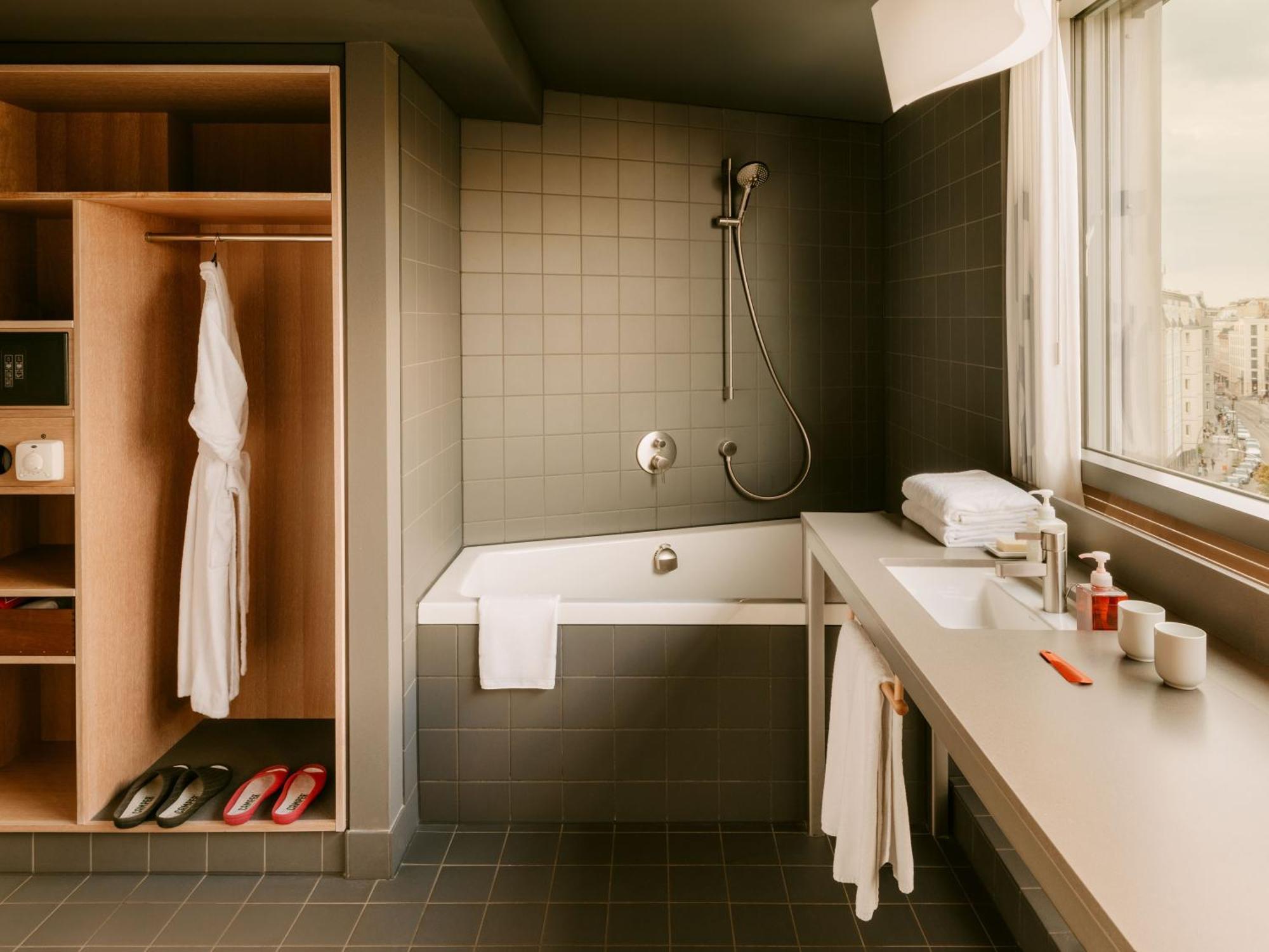 Corner Double Room