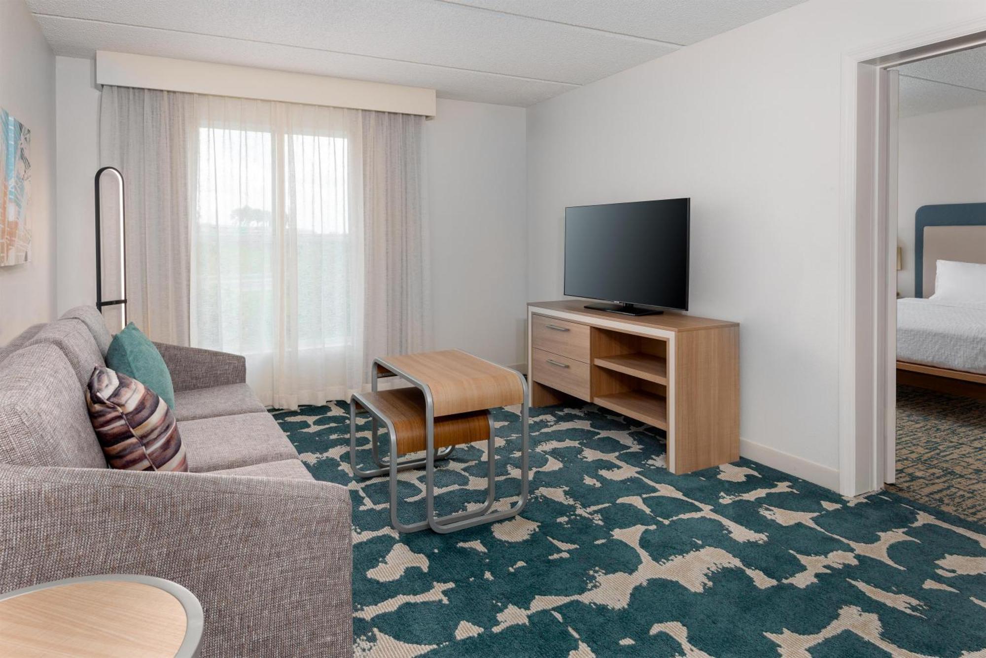 One-Bedroom Queen Suite Two Queen Beds Non-Smoking