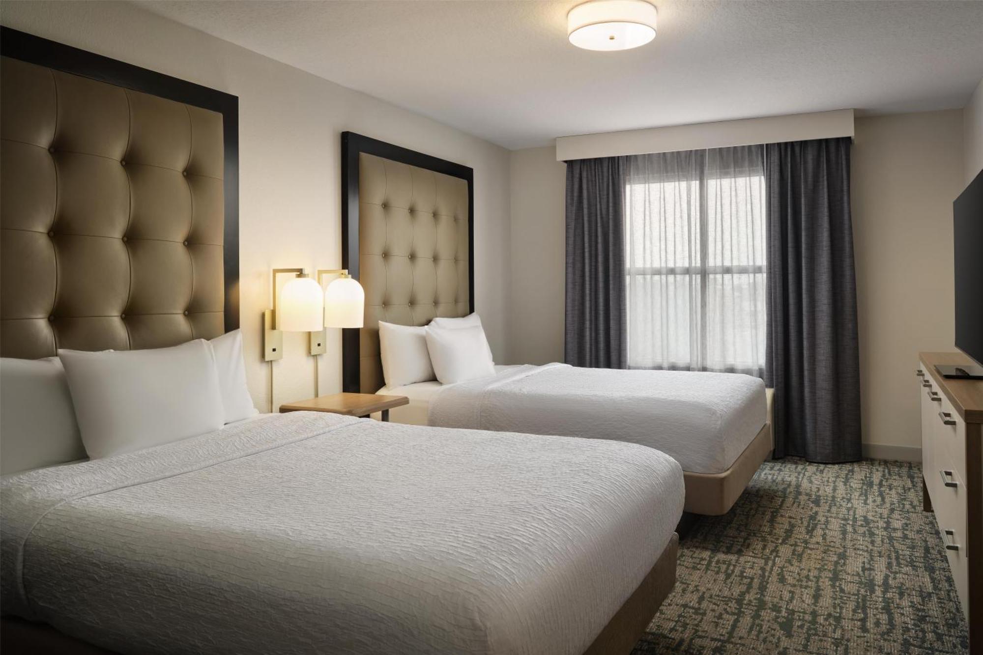 Two Bedroom Suite One King Two Queen Beds Non-Smoking