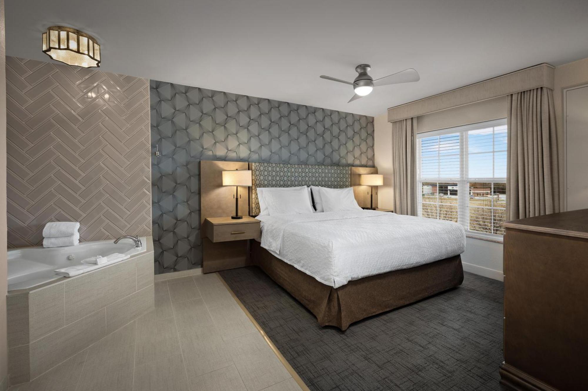 King Suite Whirlpool