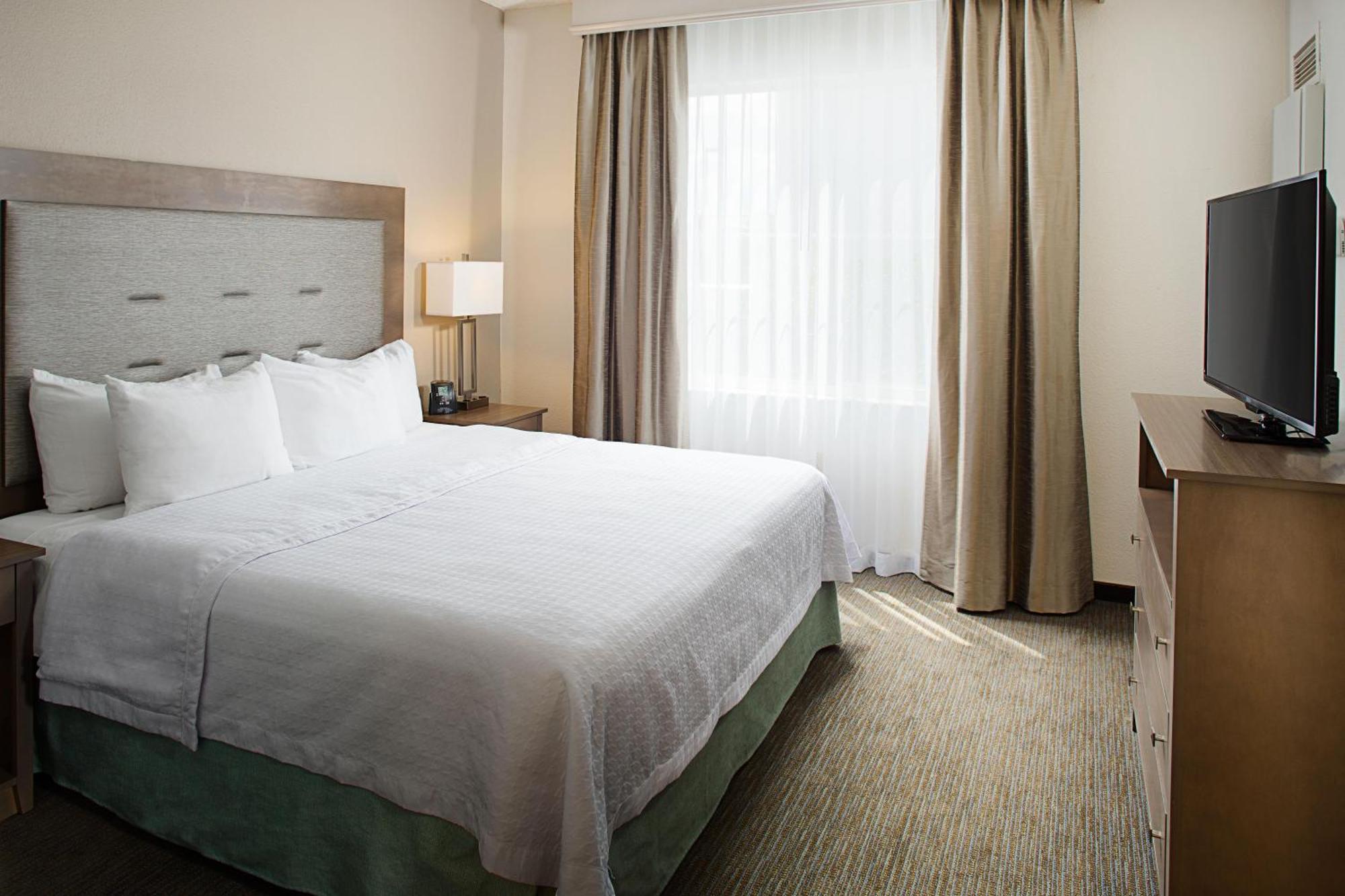 One-Bedroom King Suite Non-Smoking
