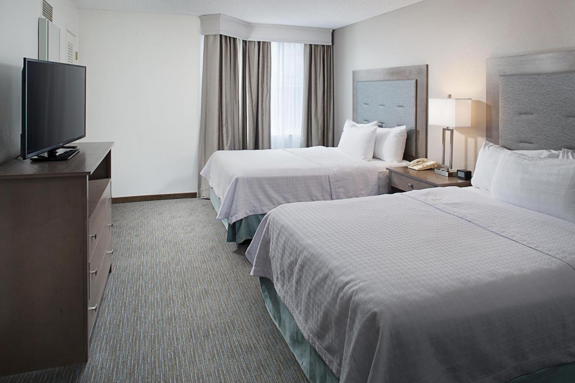 One-Bedroom Queen Suite Two Queen Beds Non-Smoking