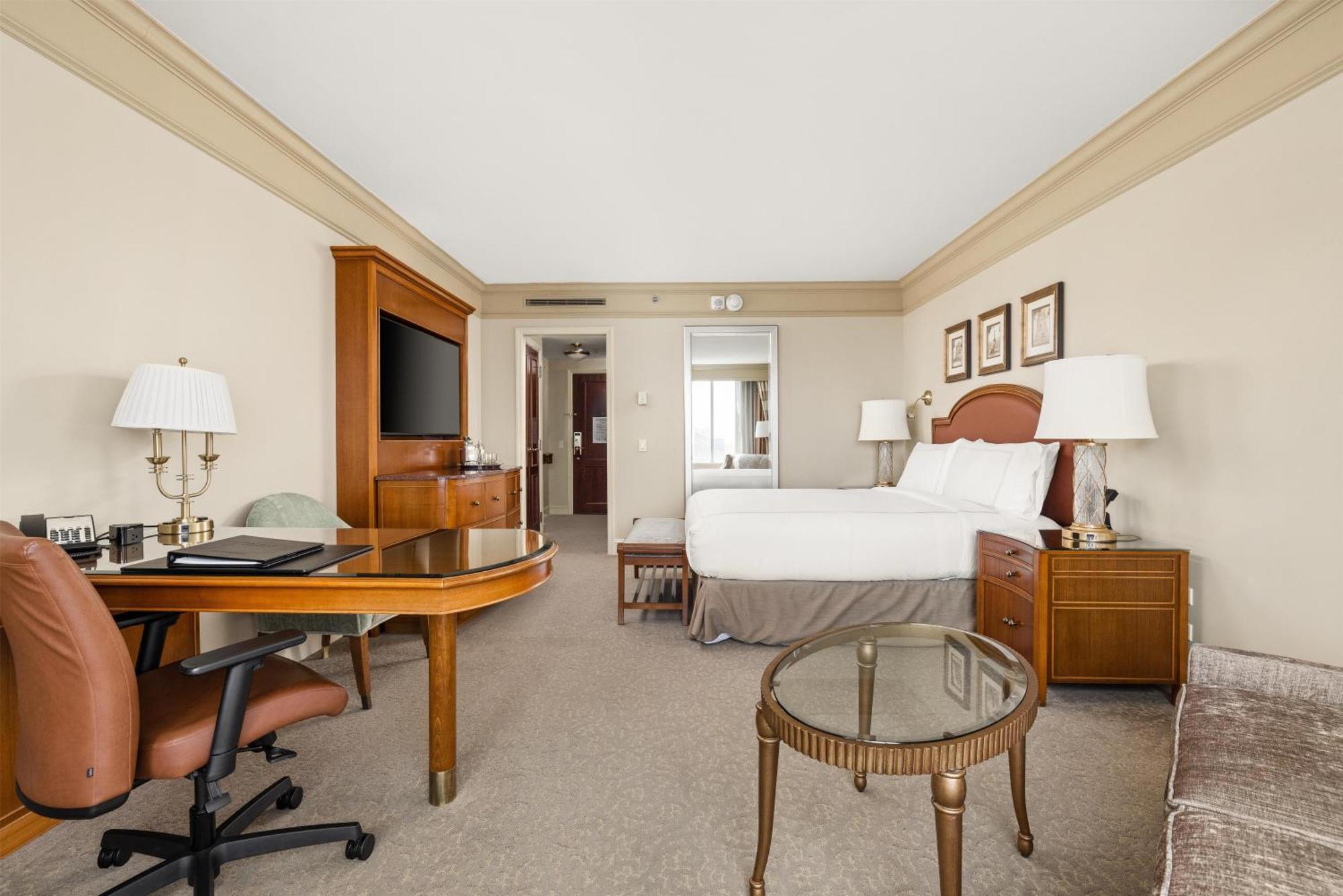 Deluxe King Room