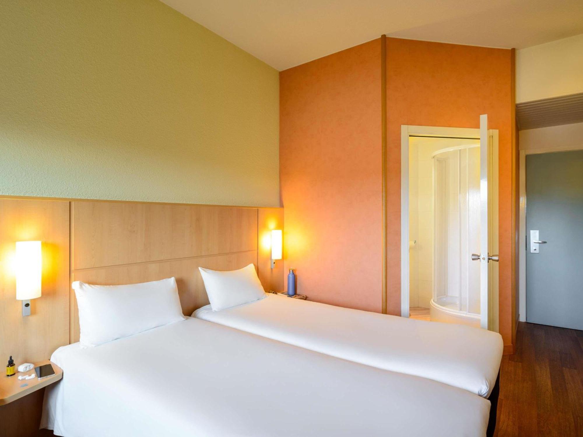 Standard Room 2 Single Beds