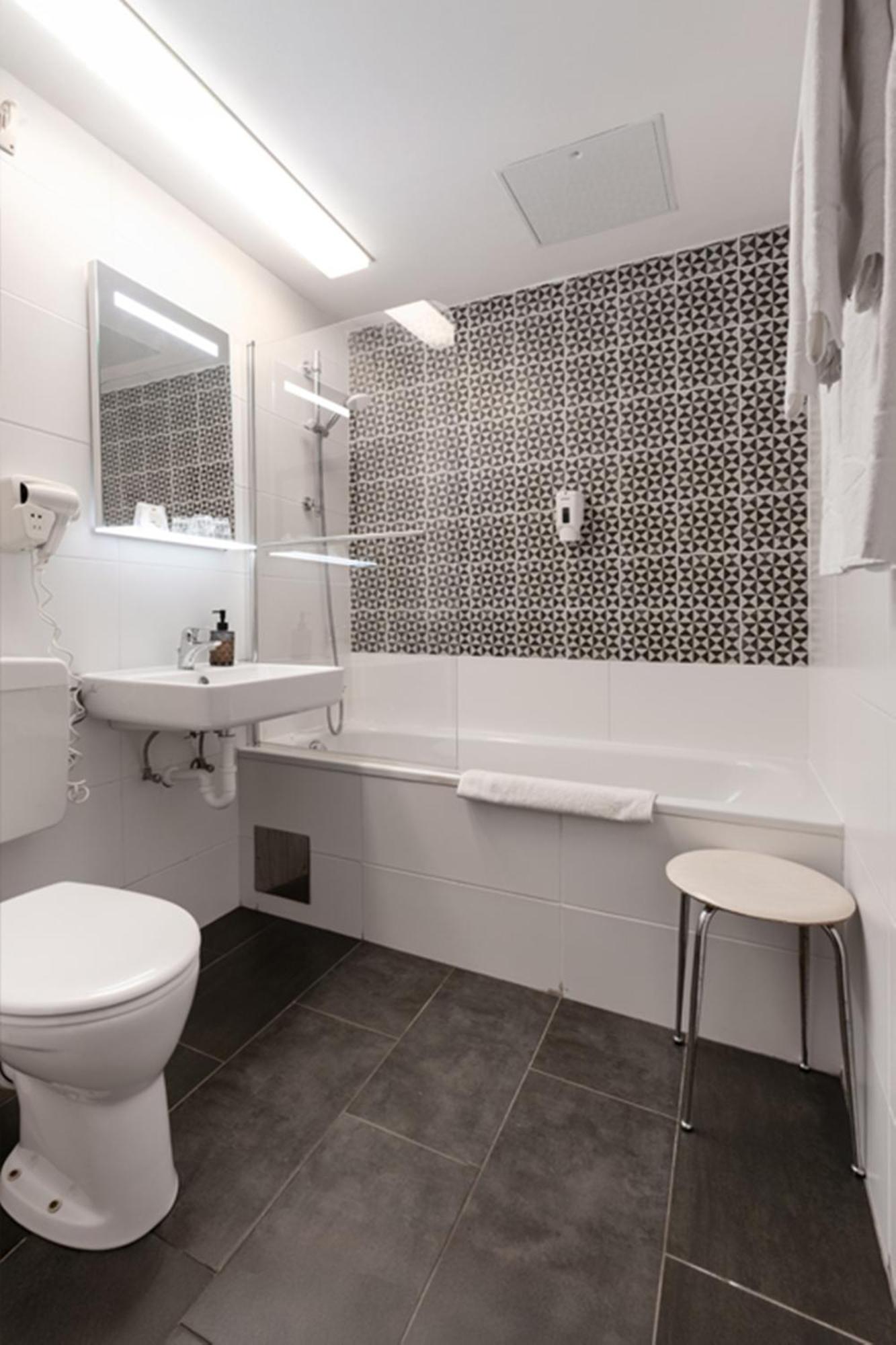 Basic Double Room