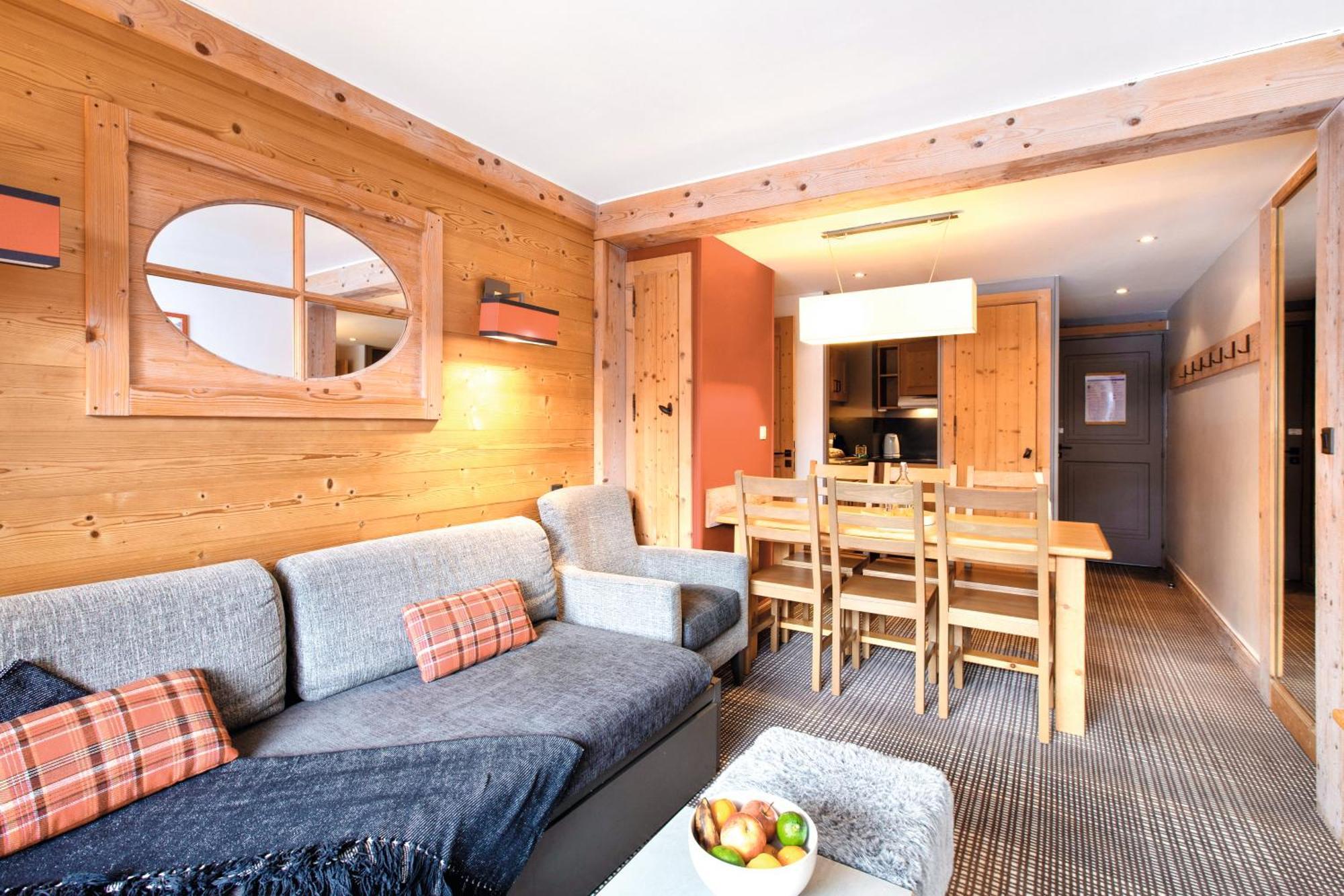 One-Bedroom Apartment Sleeping Alcove