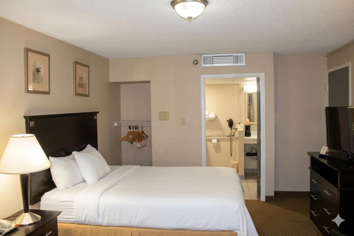Queen Room