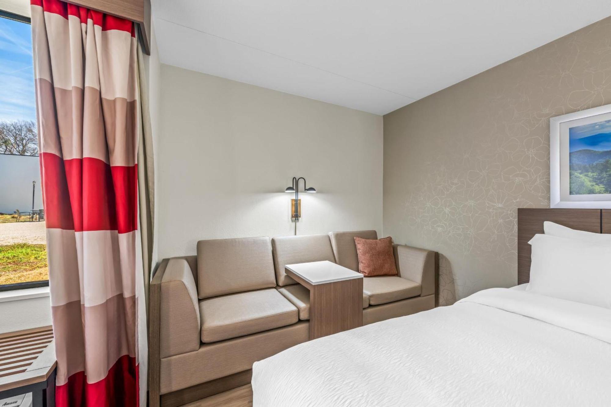 Double Room Two Double Beds Non-Smoking