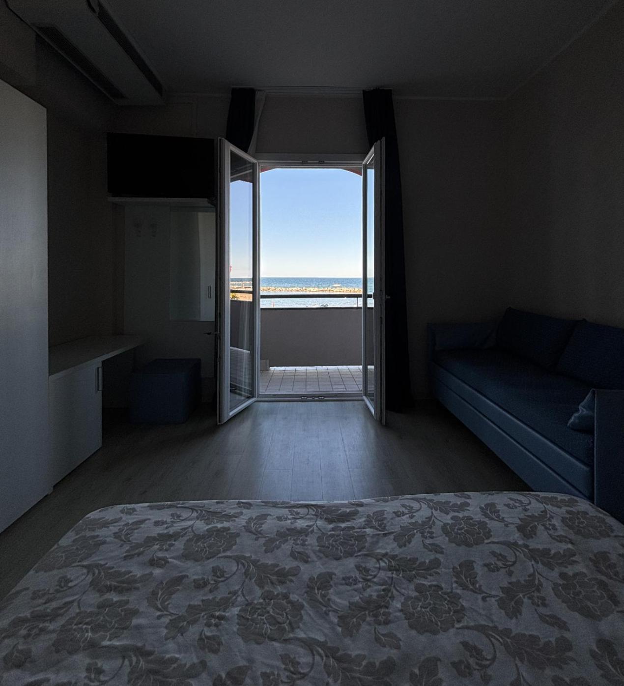 Deluxe Triple Room Sea View
