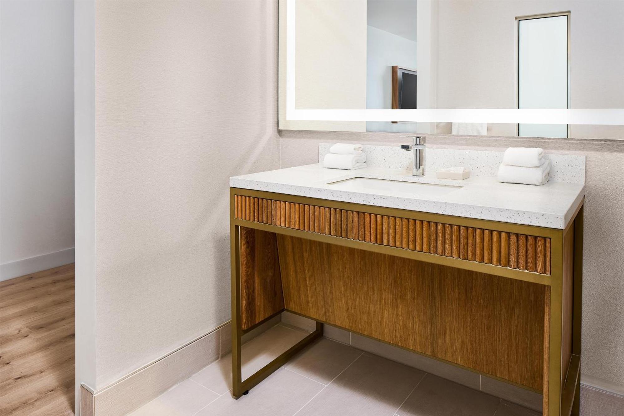 Queen Room Two Queen Beds Tub Accessible