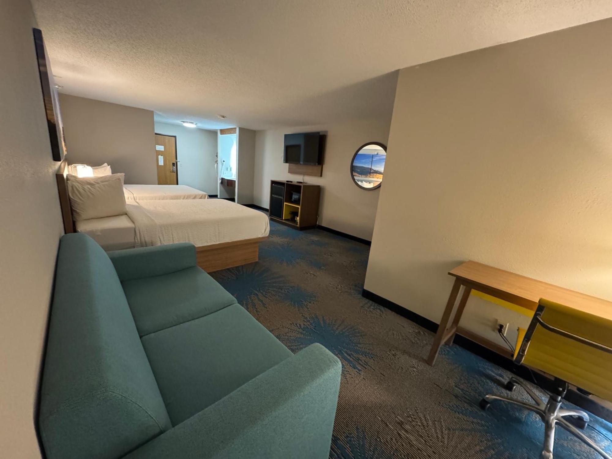 Studio Suite Two Queen Beds Non-Smoking