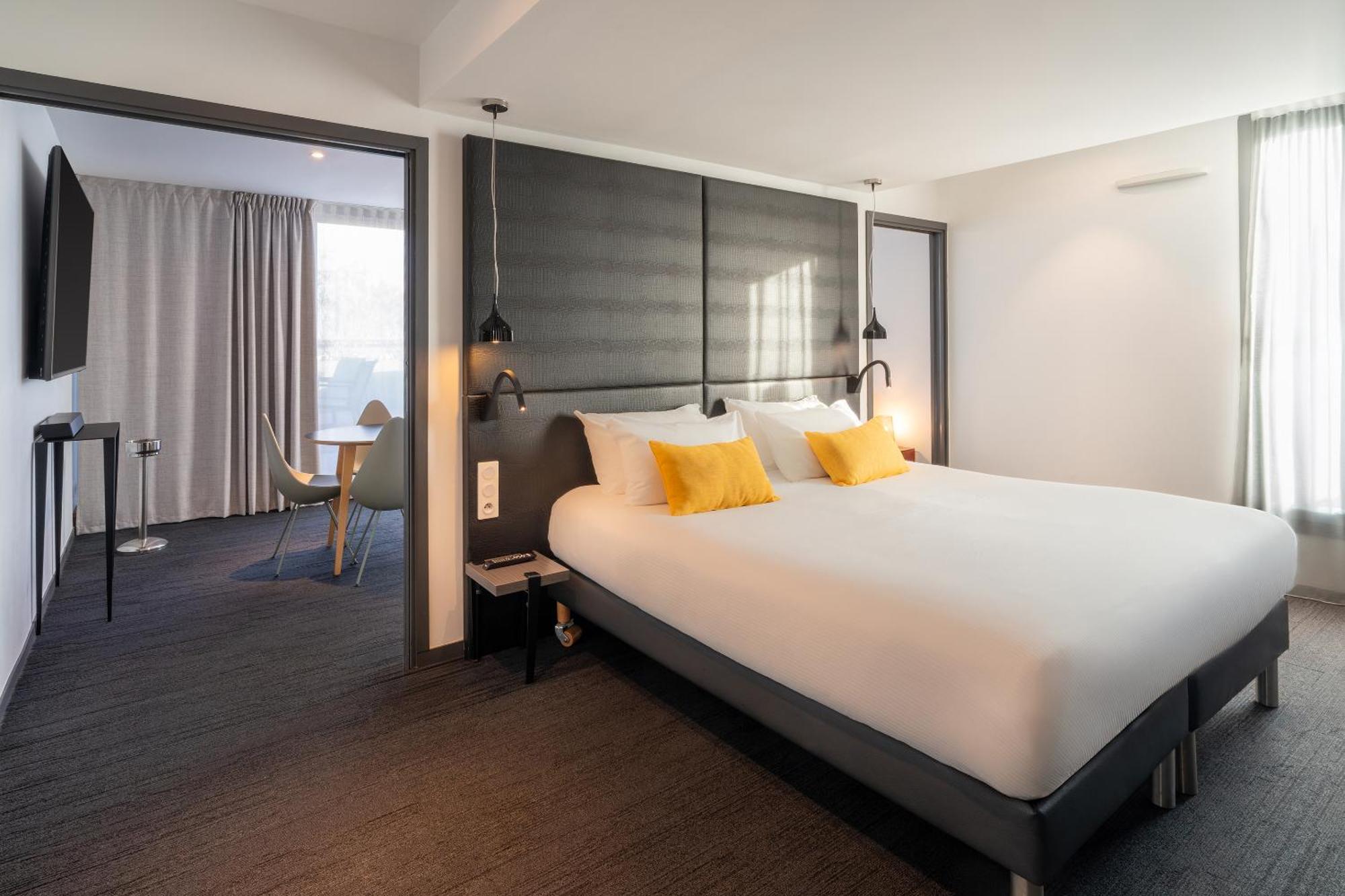 Suite Lit King-Size avec Baignoire d’Hydromassage et Terrasse - Non-Fumeurs