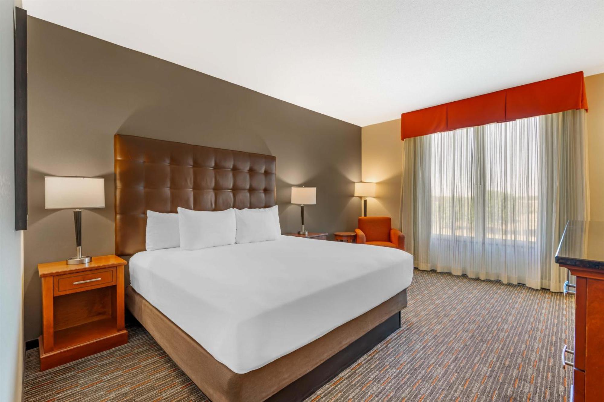Deluxe King Room