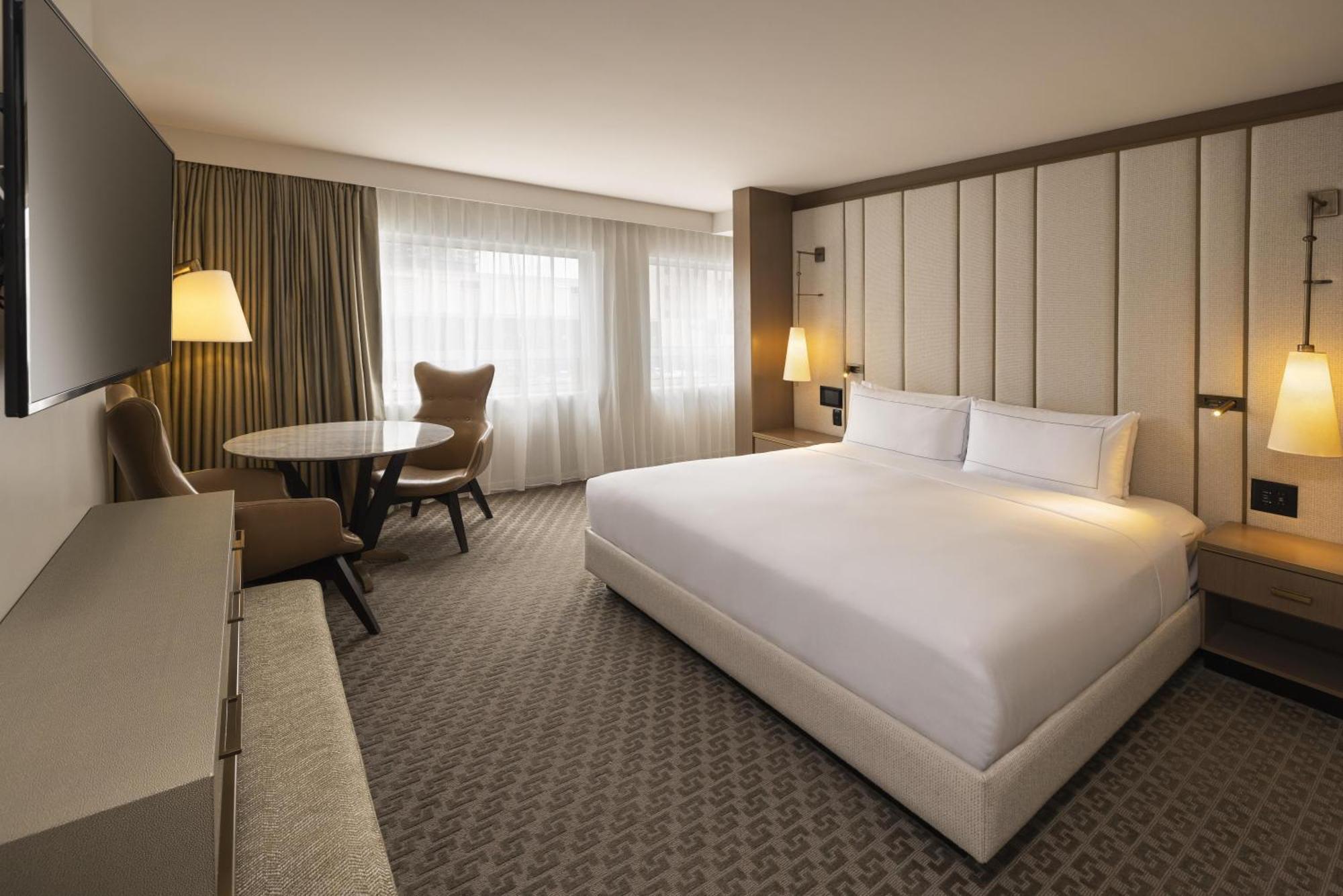 Deluxe King Room