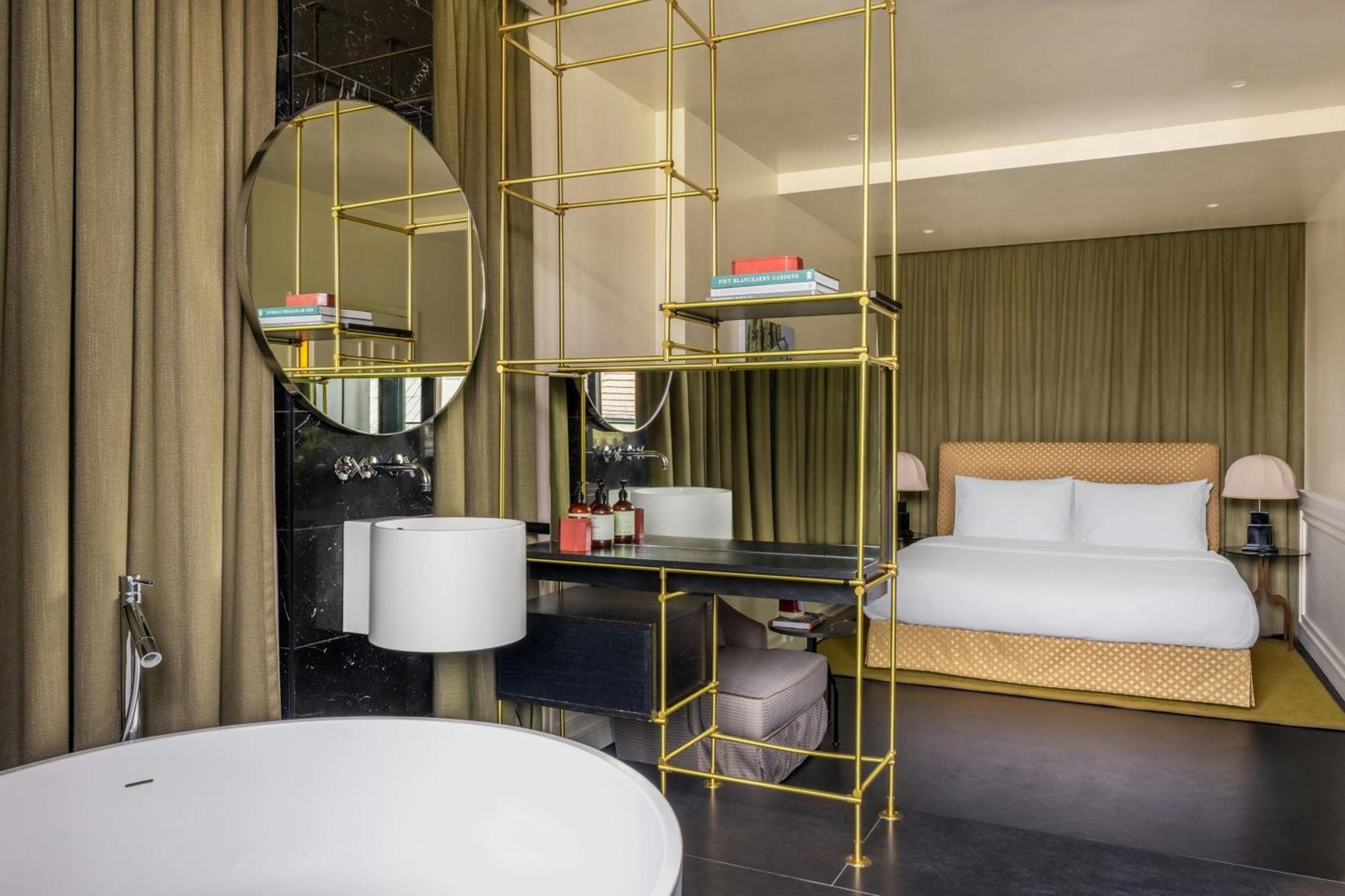 Premium Zimmer mit Kingsize-Bett und Balkon