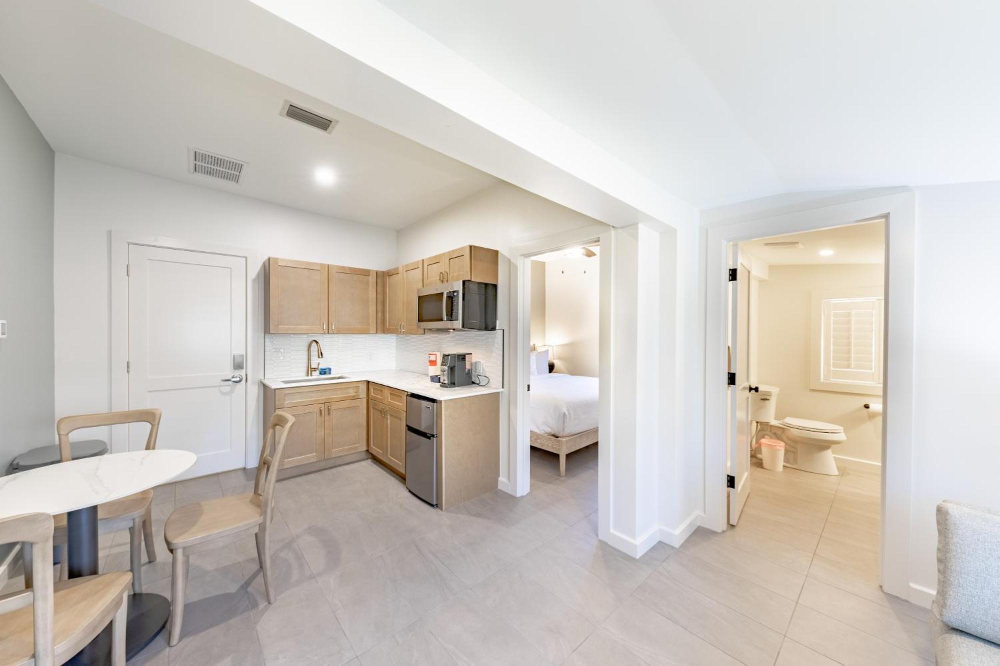 One-Bedroom King Suite
