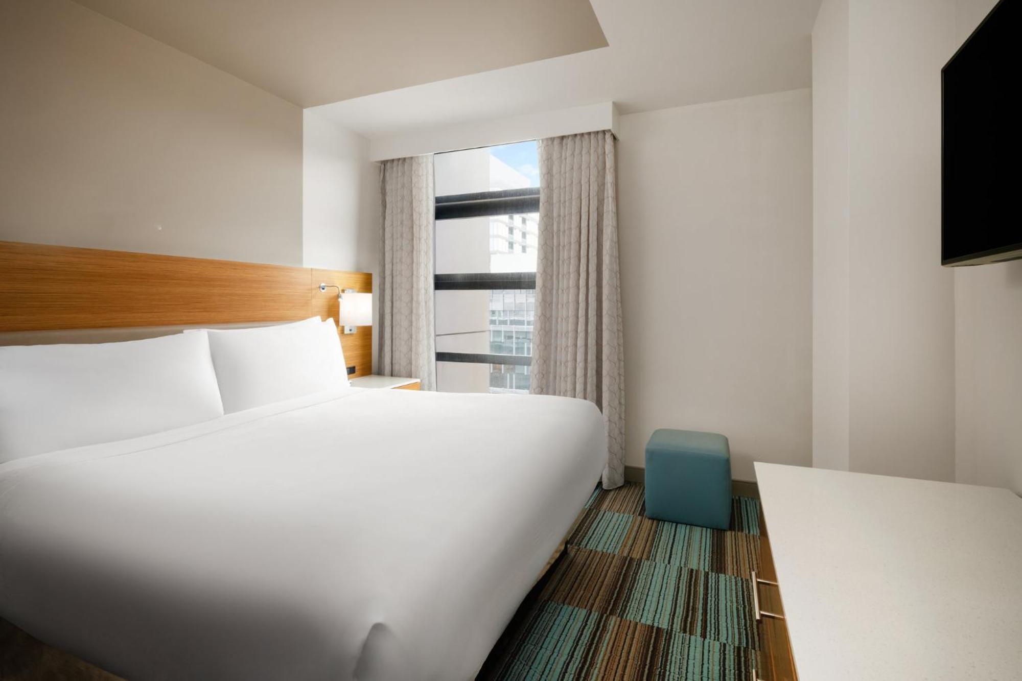 One-Bedroom King Suite